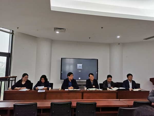 �齫������