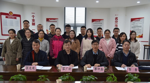 �齫������