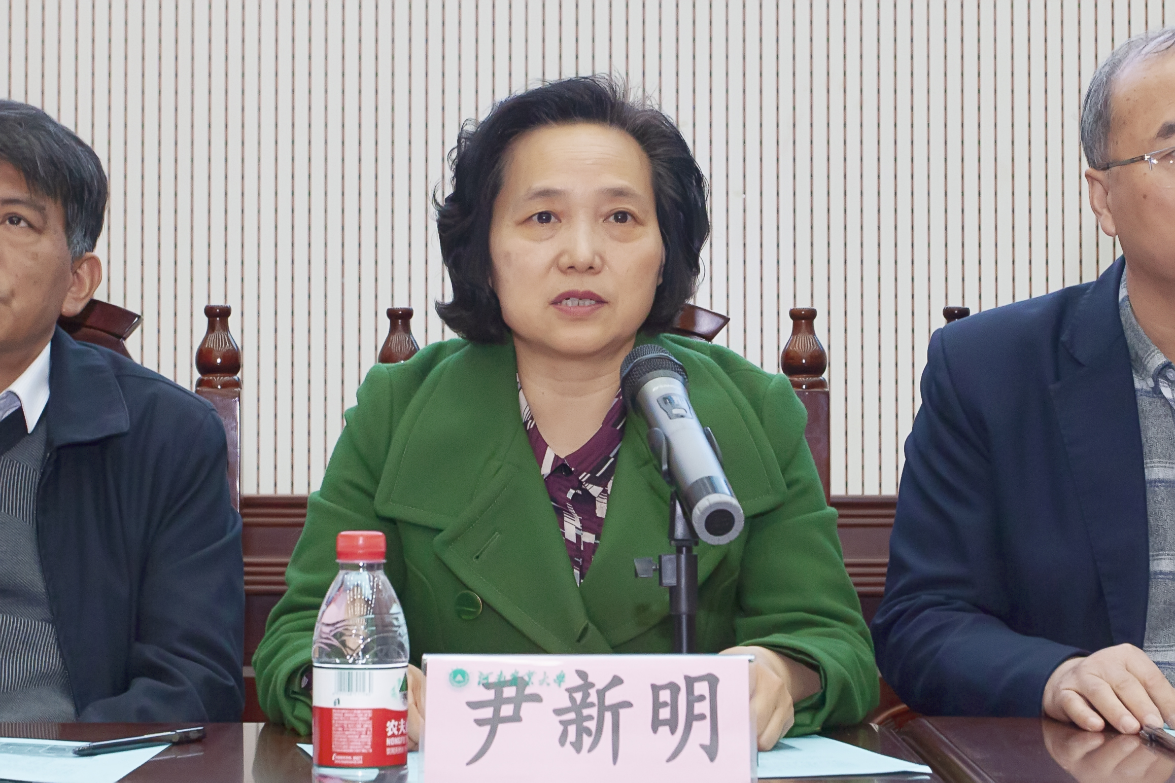 �齫������