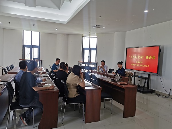 �齫������