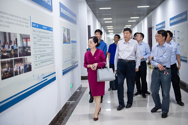 �齫������