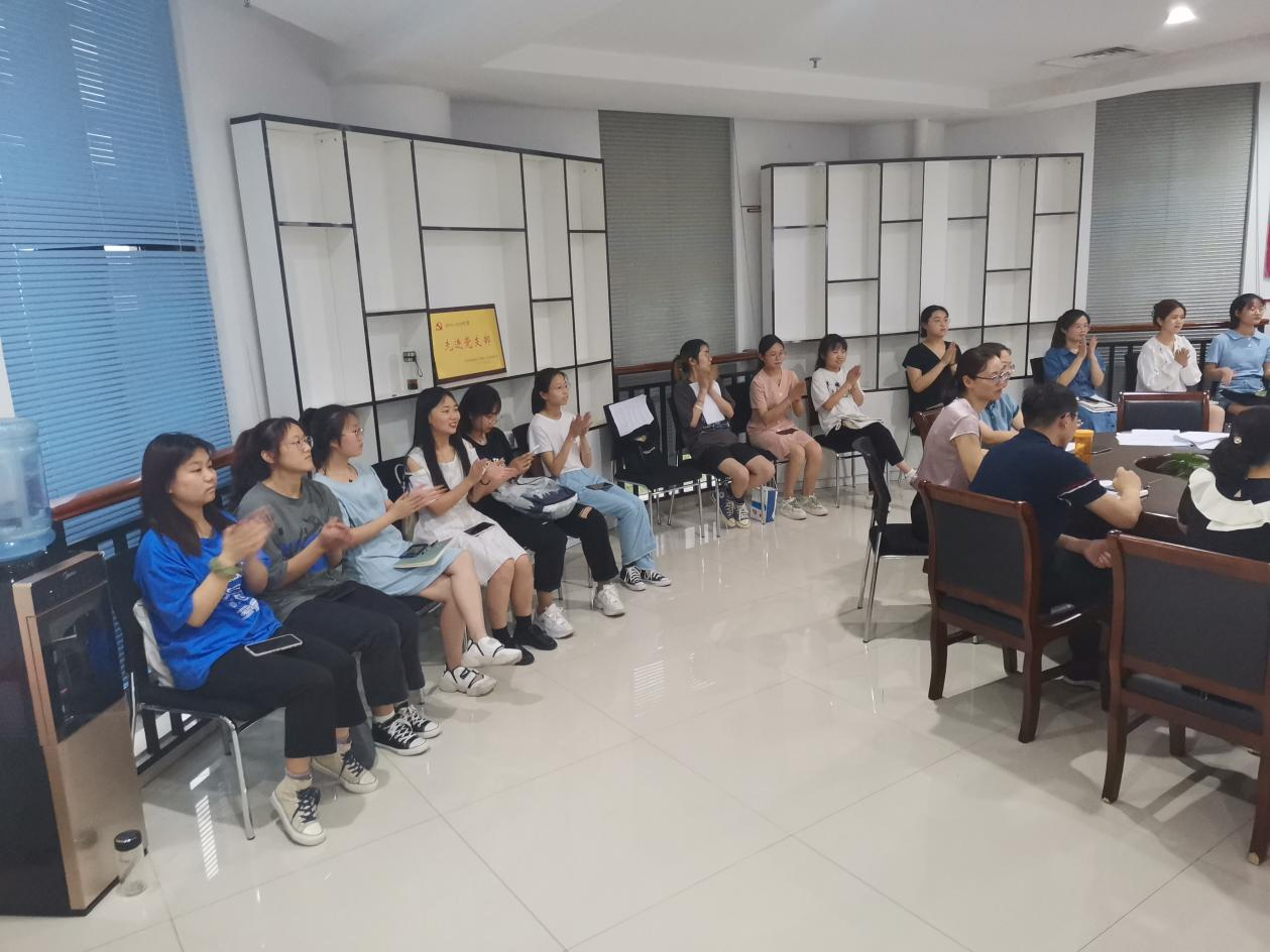 �齫������