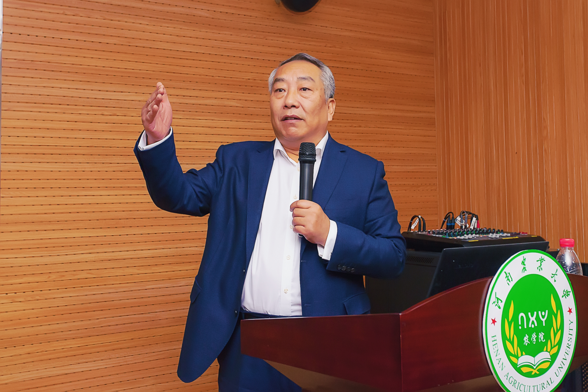 �齫������