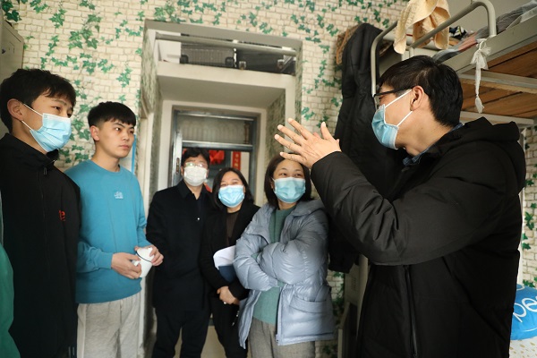 �齫������