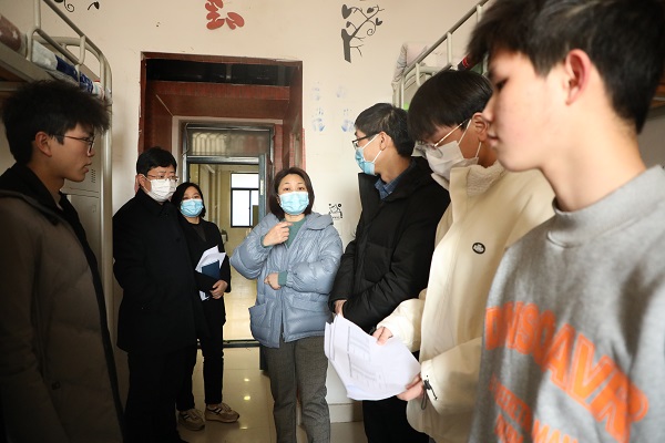 �齫������