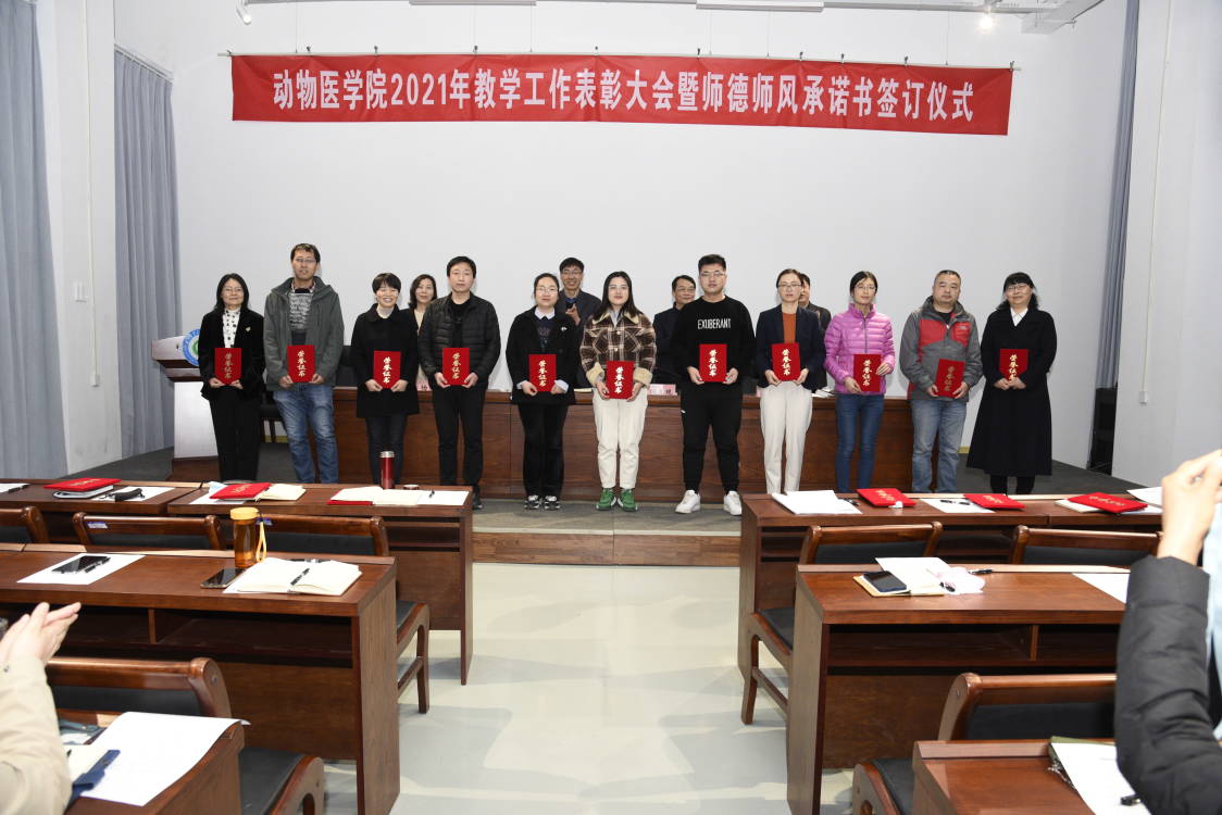 �齫������