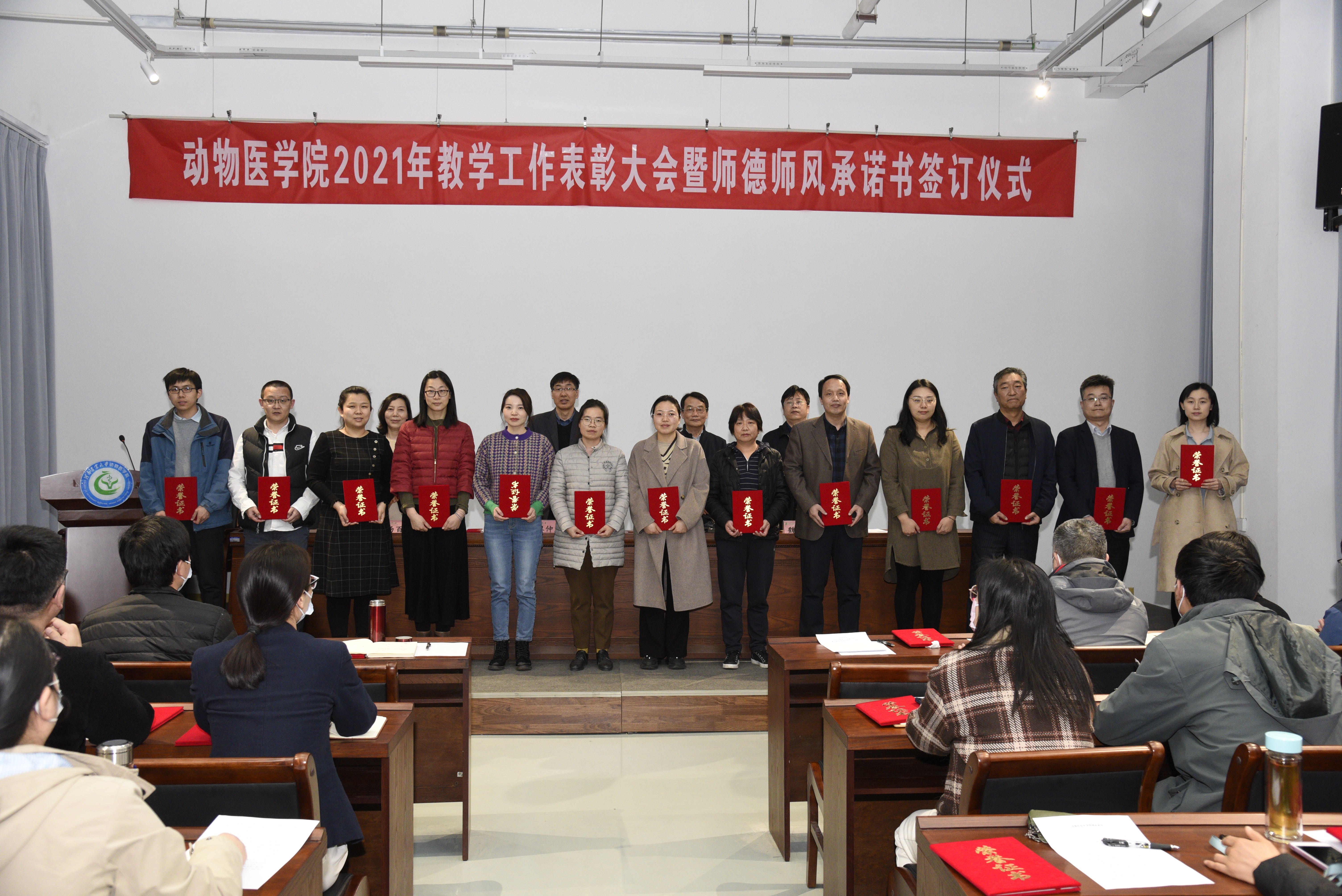 �齫������