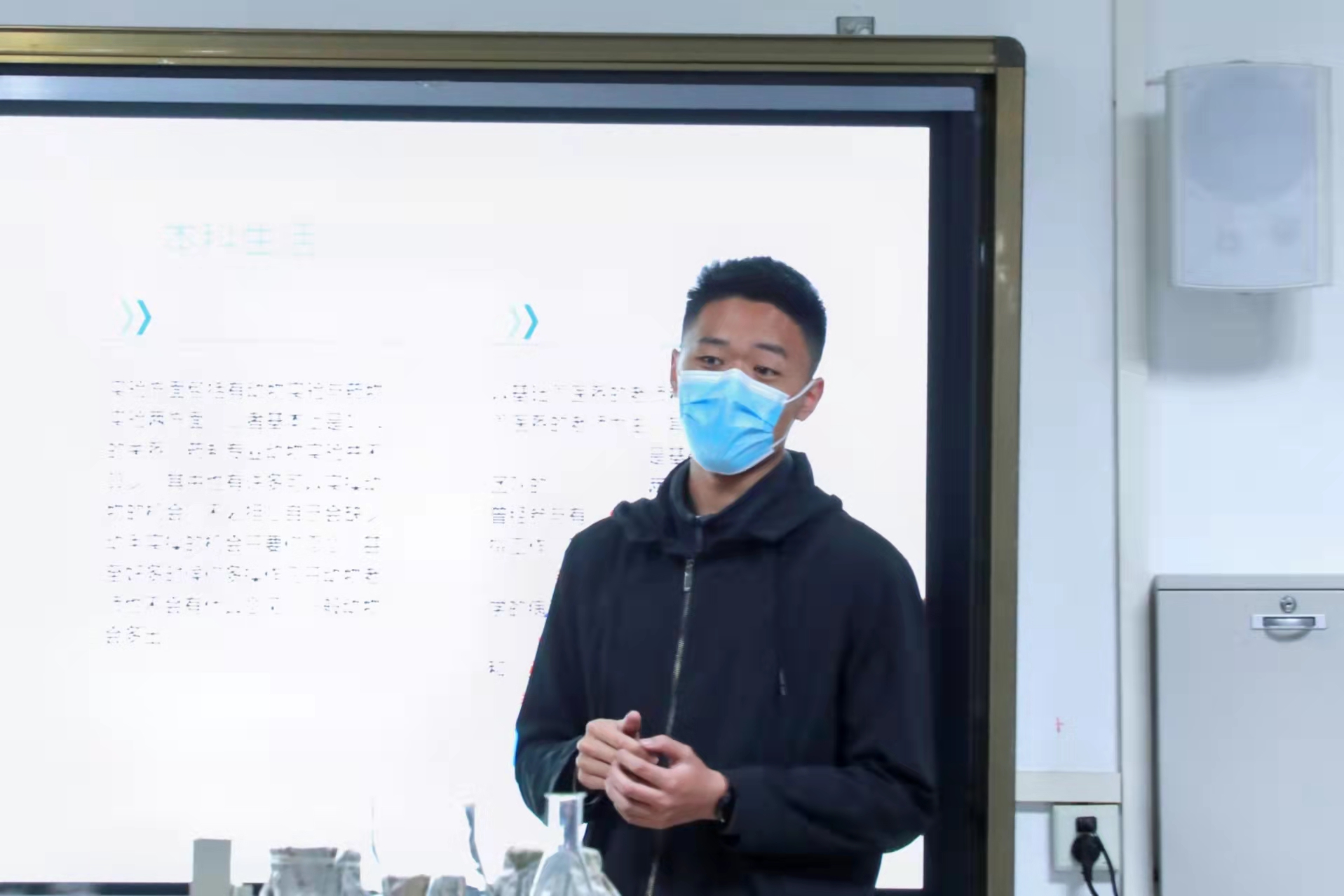 �齫������