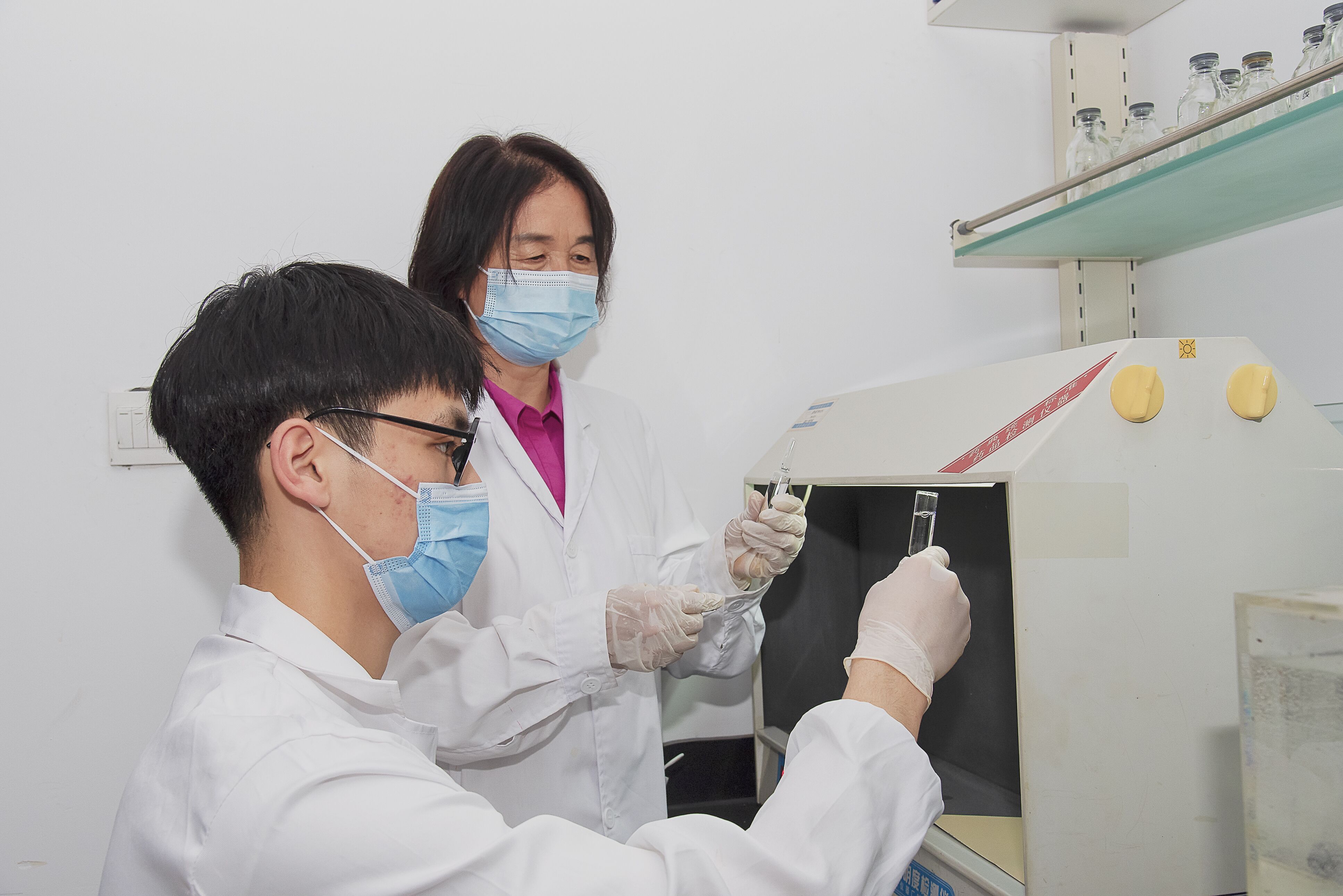 �齫������