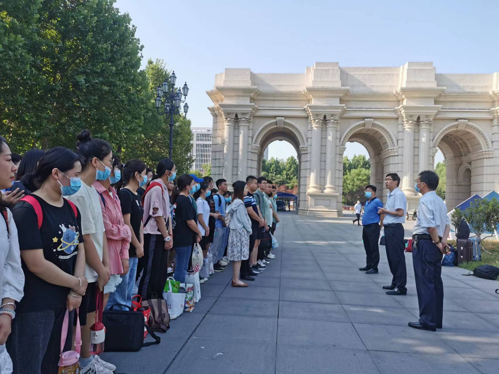 �齫������