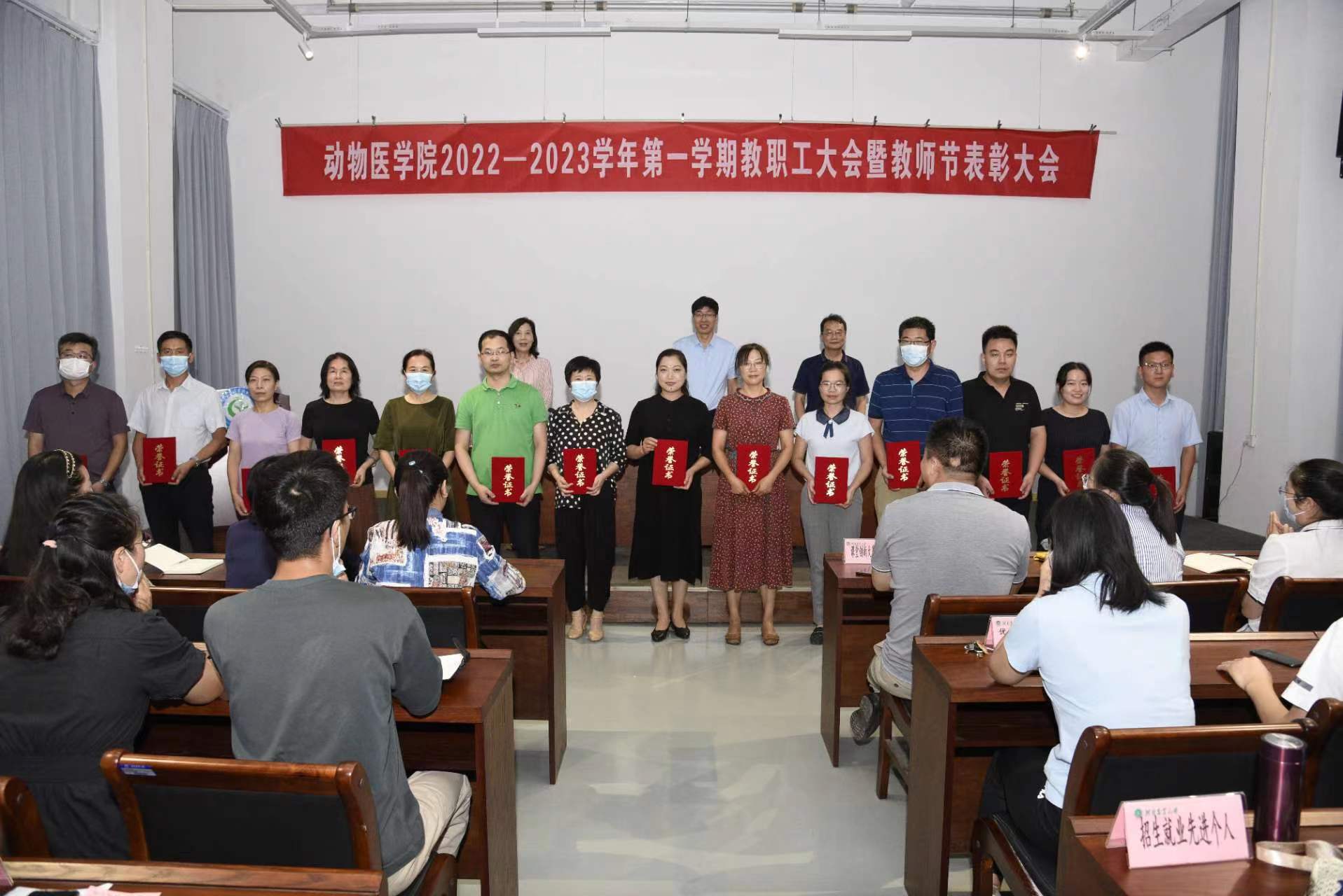 �齫������