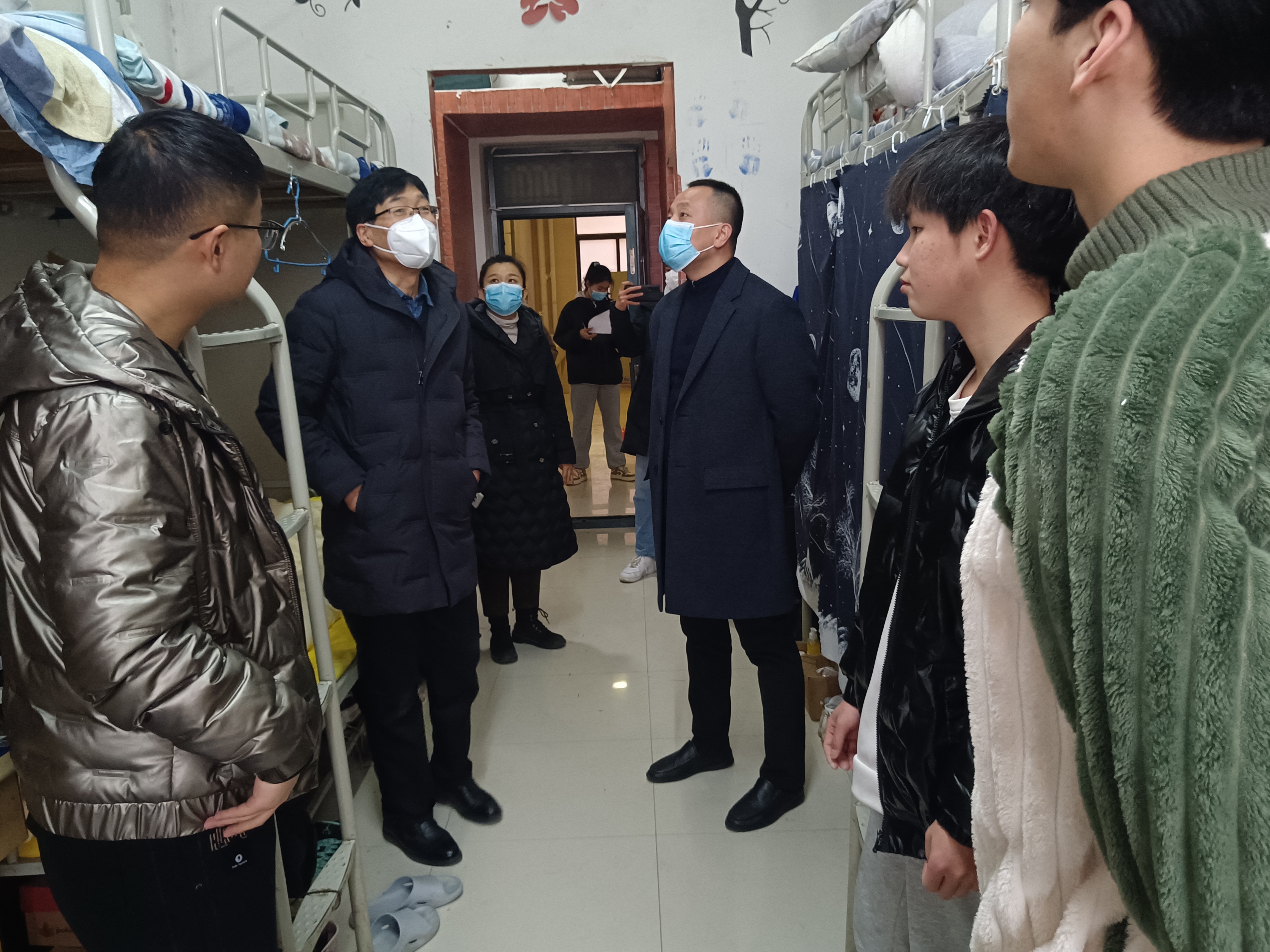 �齫������