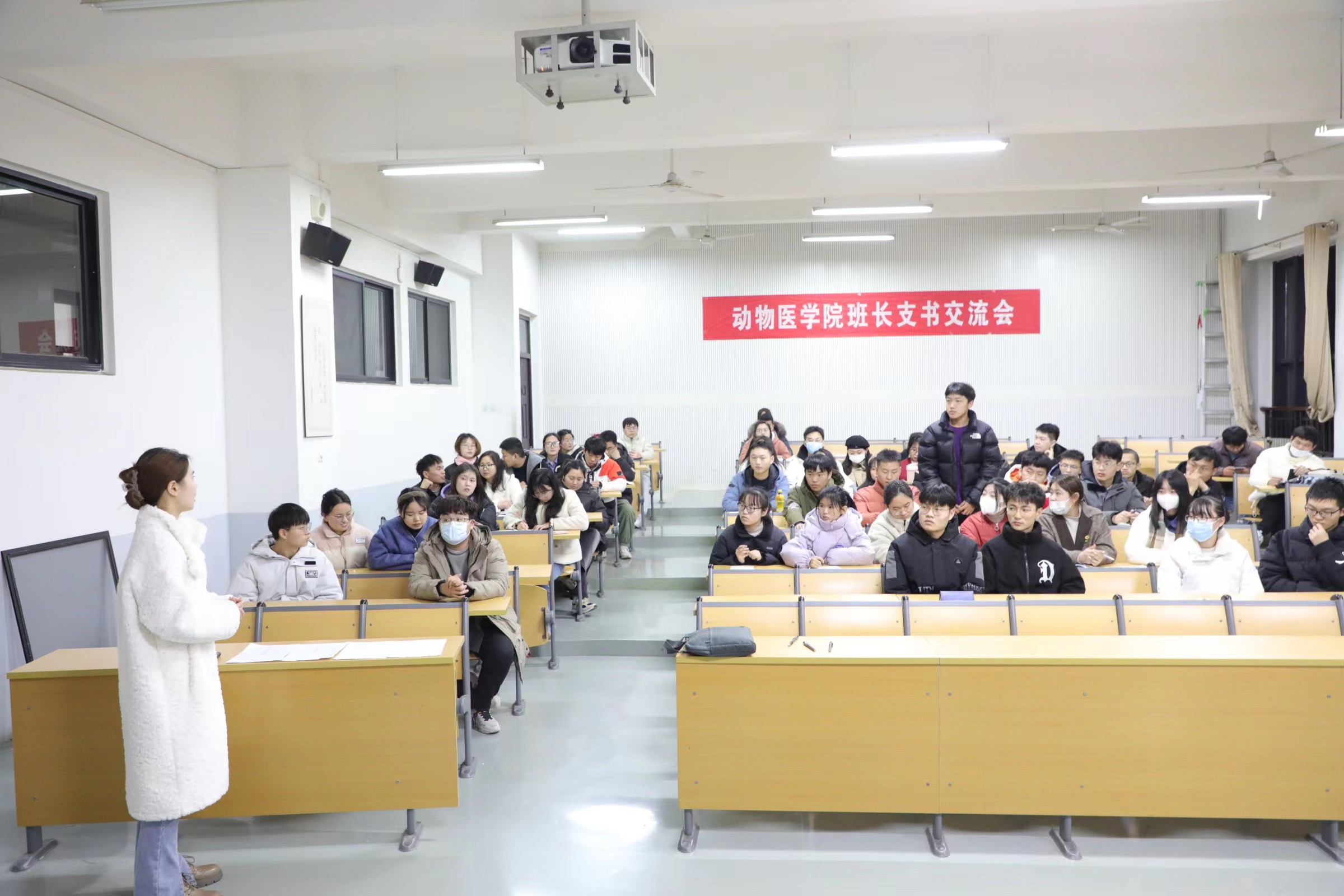 �齫������