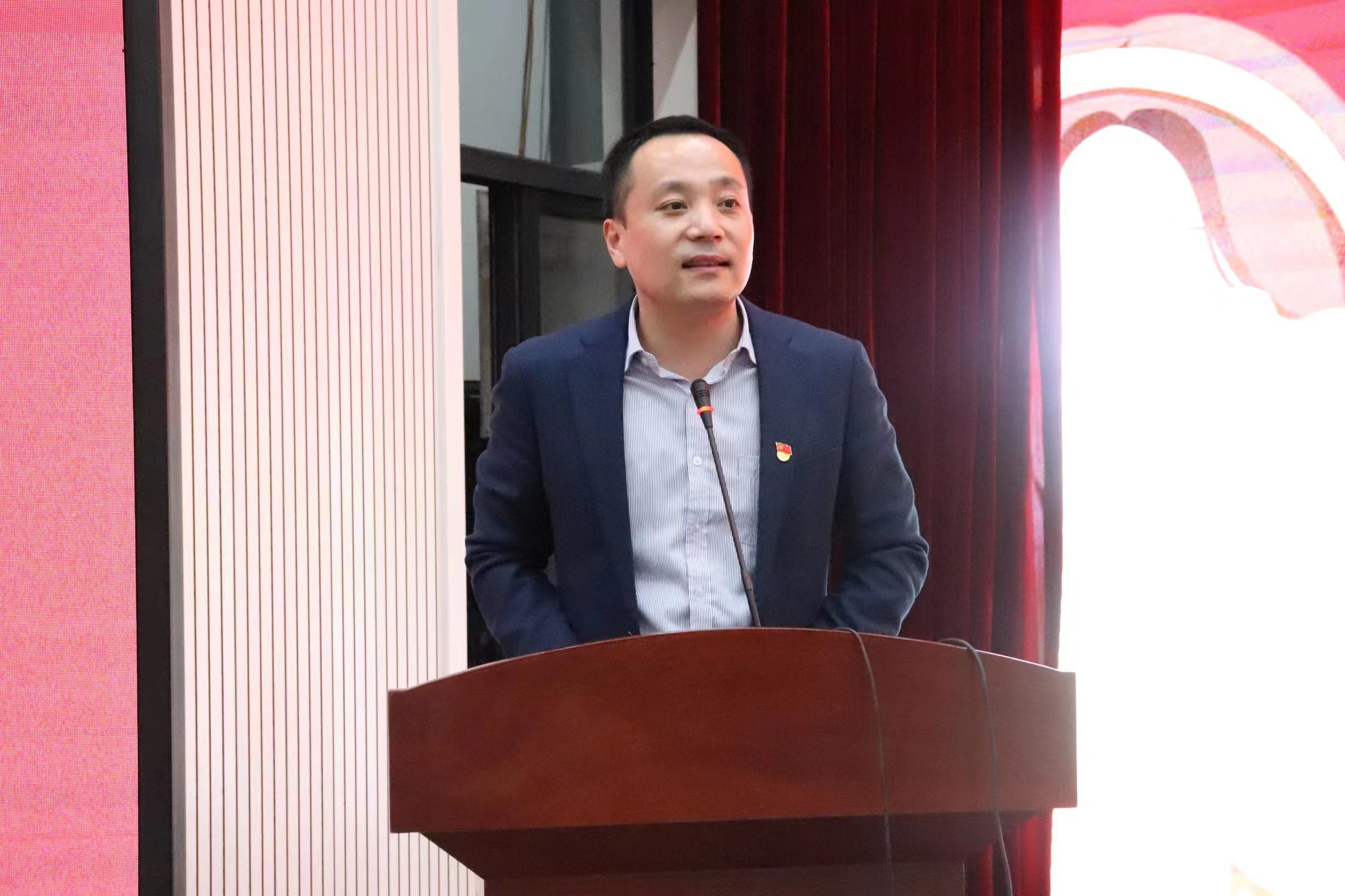 �齫������