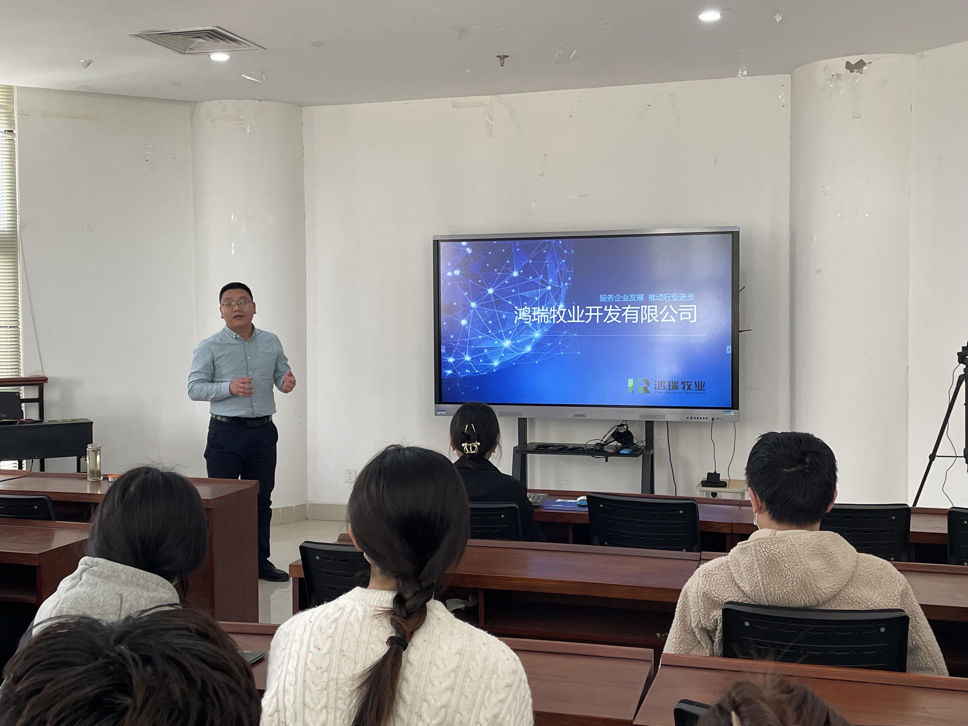 �齫������