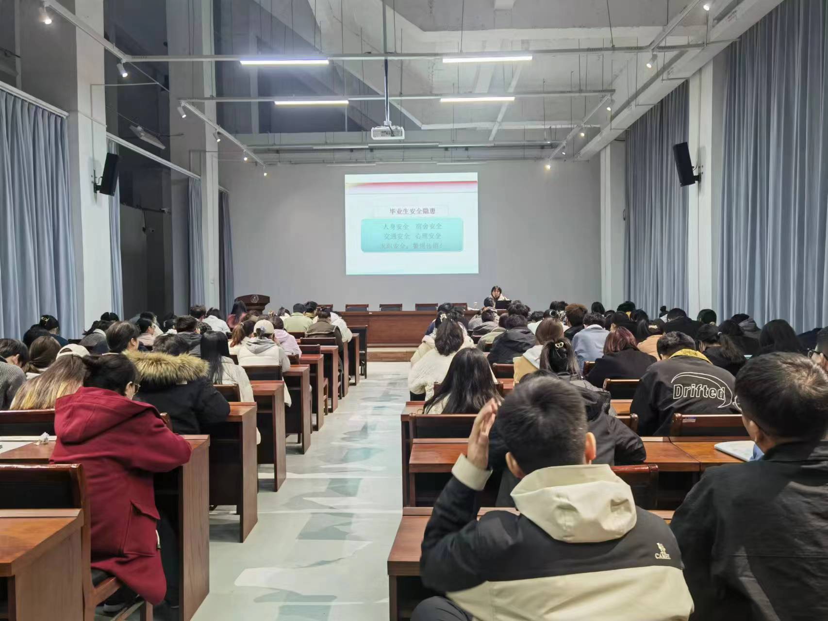 �齫������