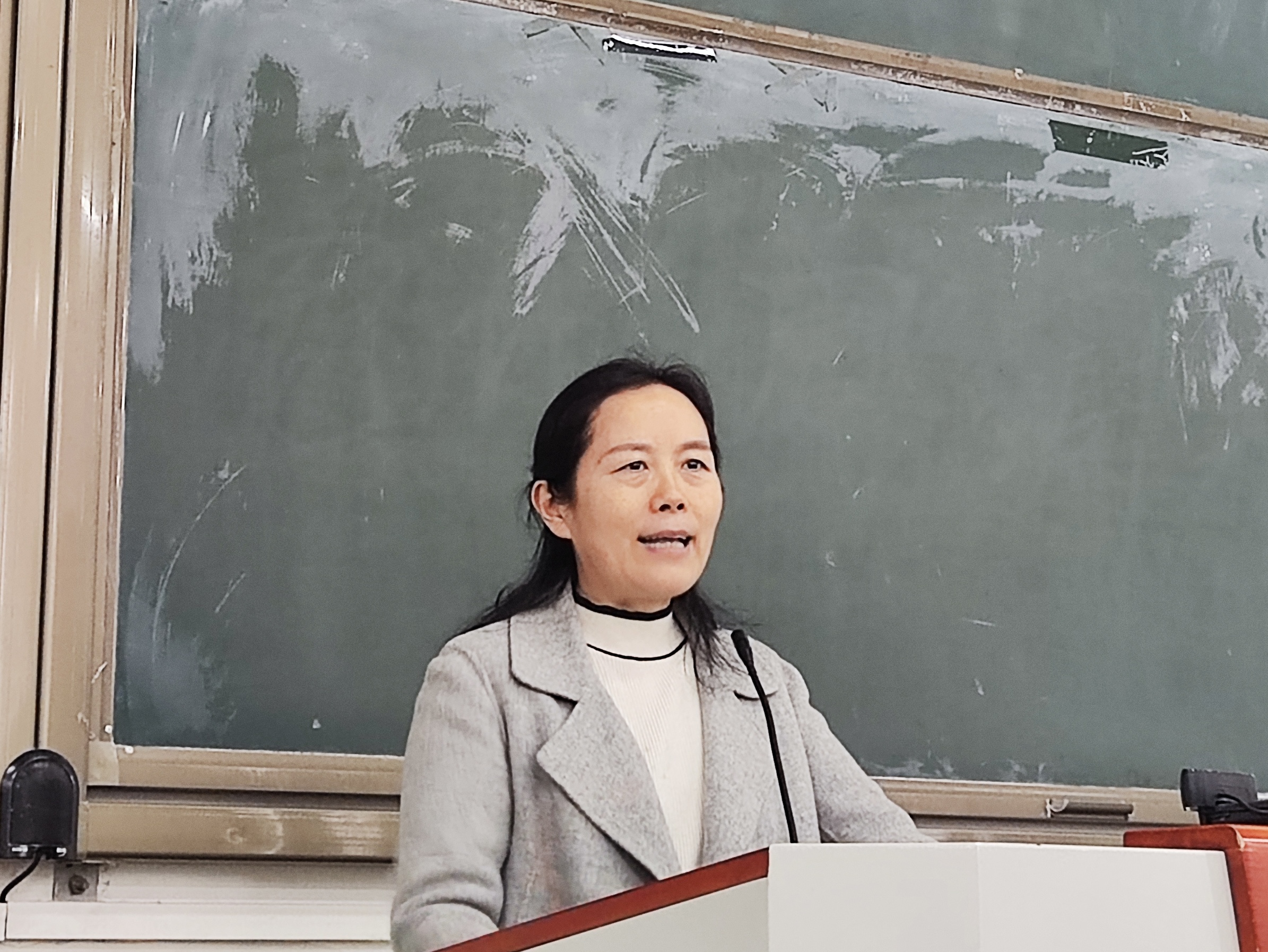 �齫������