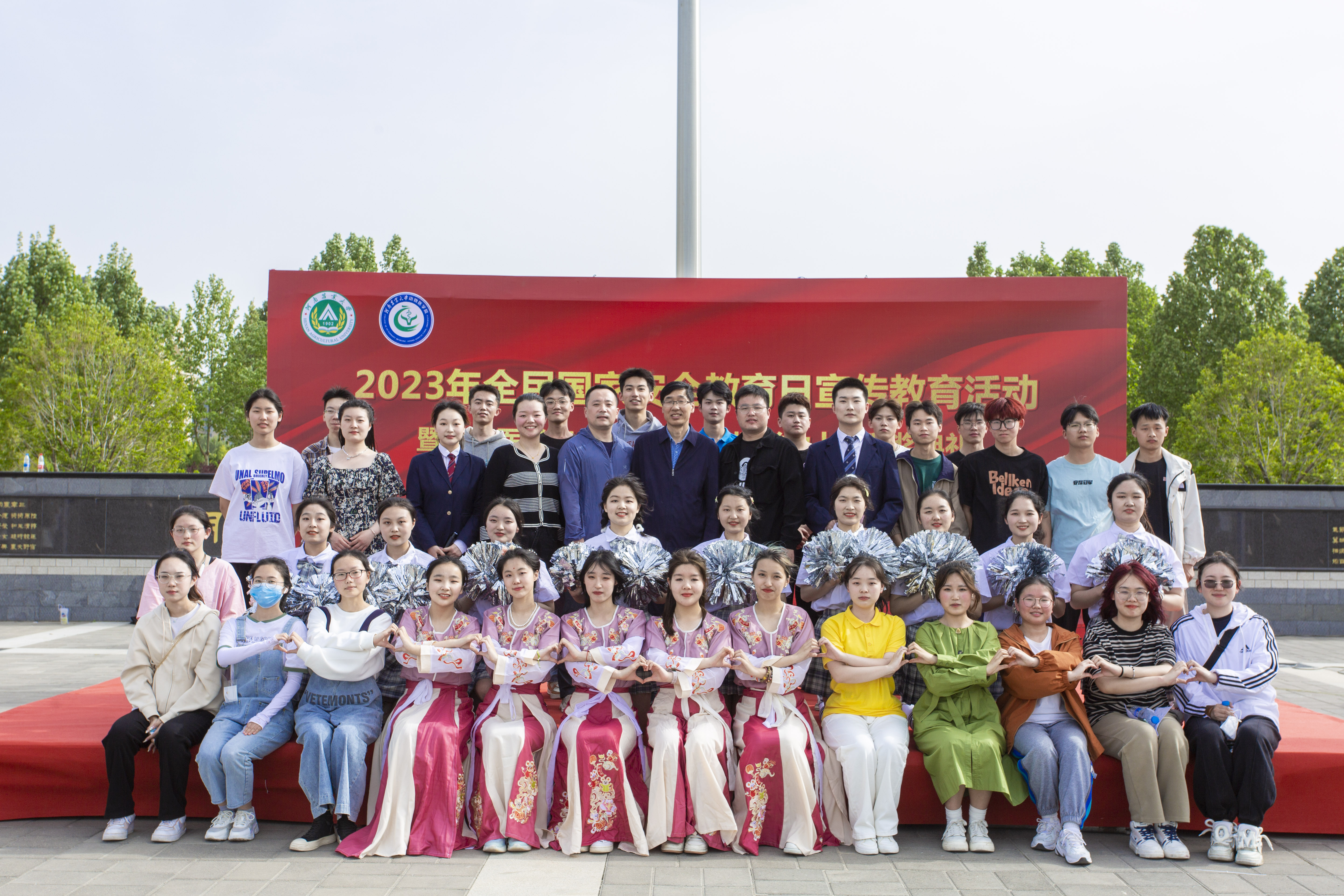 �齫������