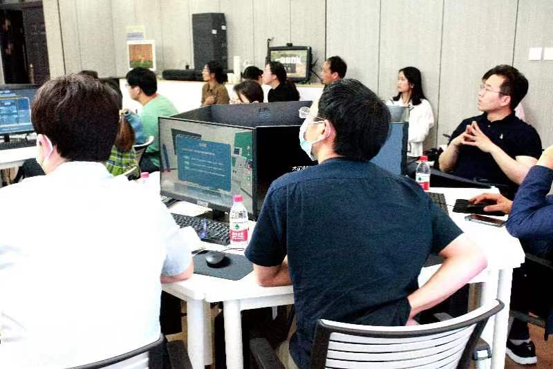 �齫������