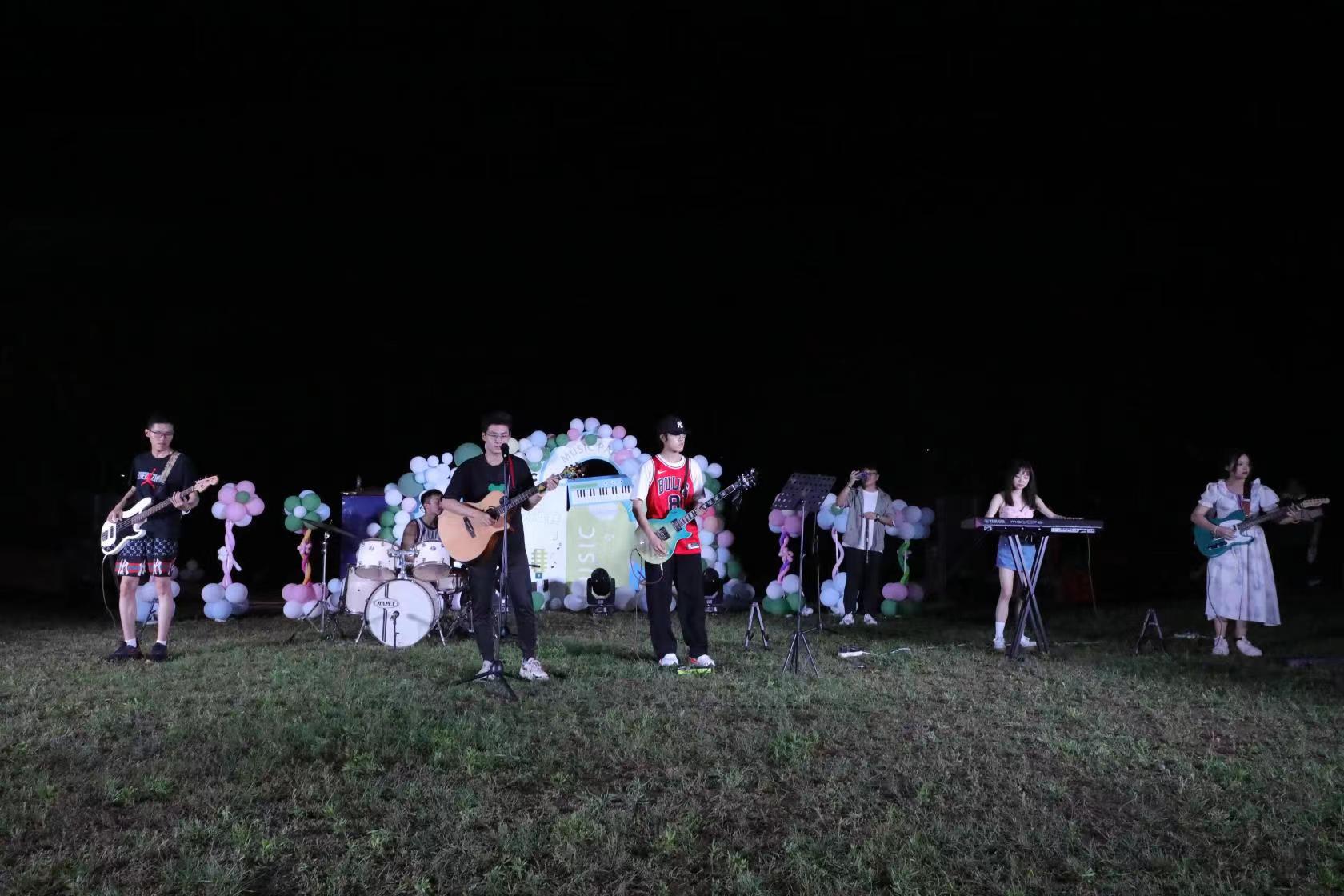 �齫������