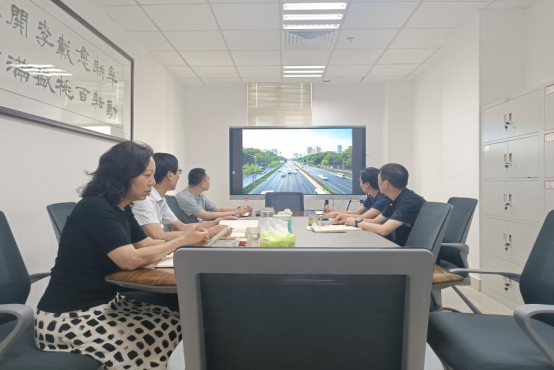 �齫������