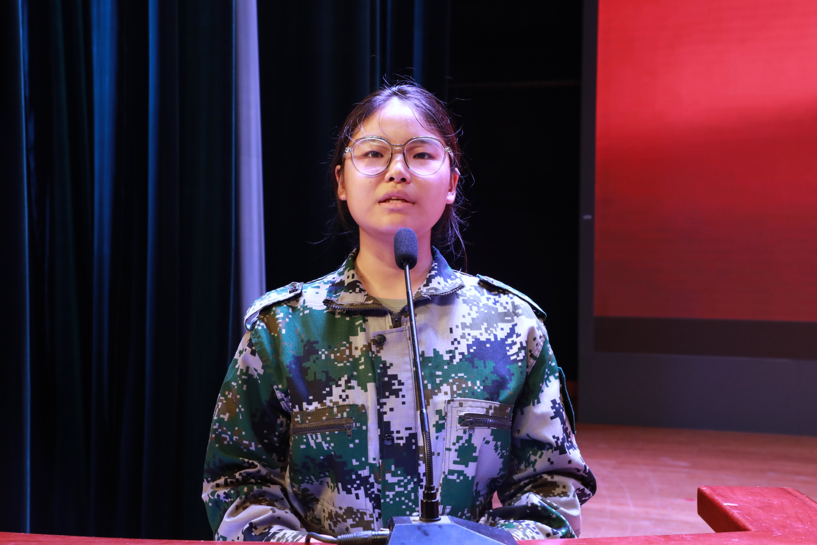 �齫������