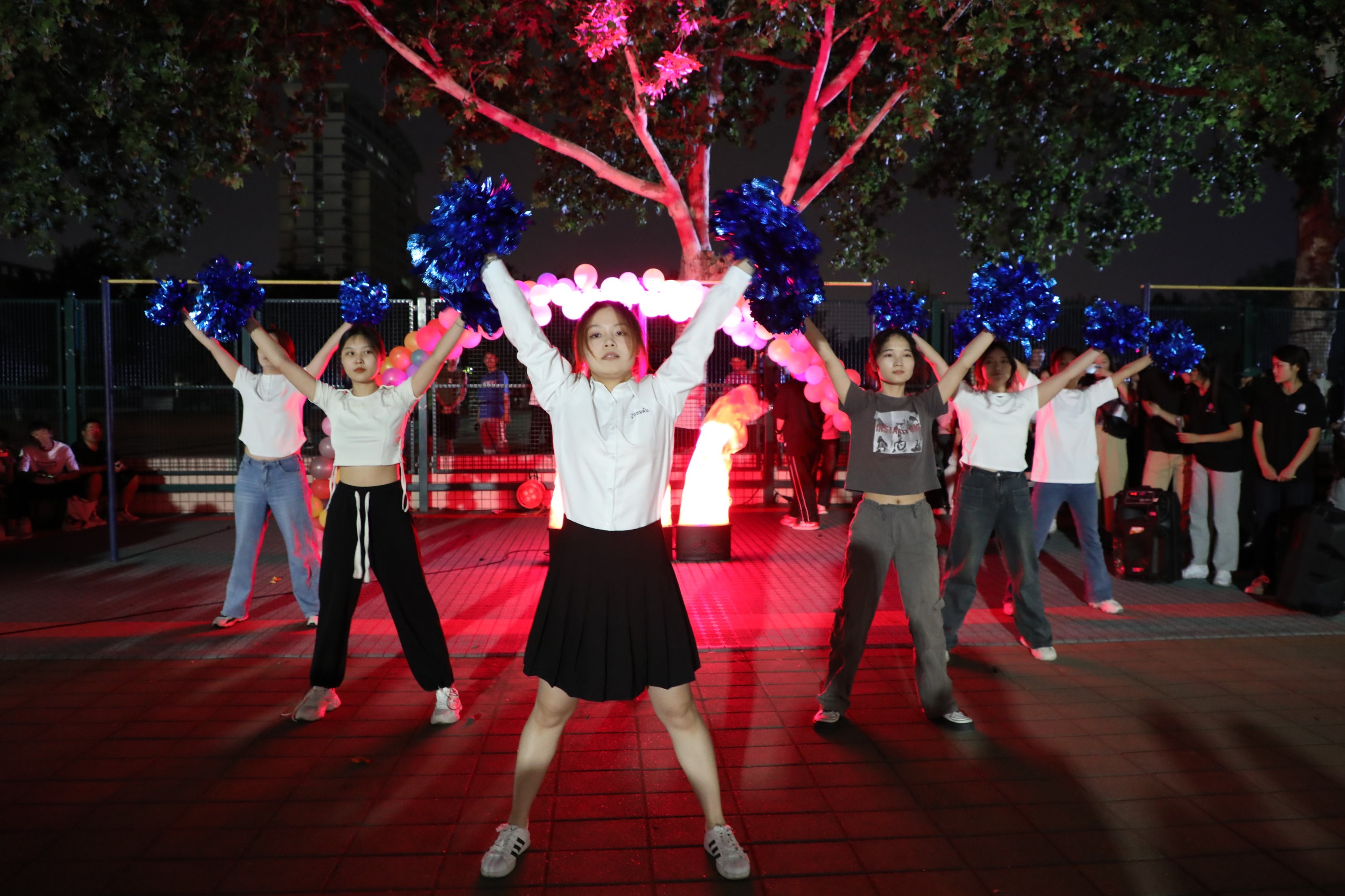 �齫������