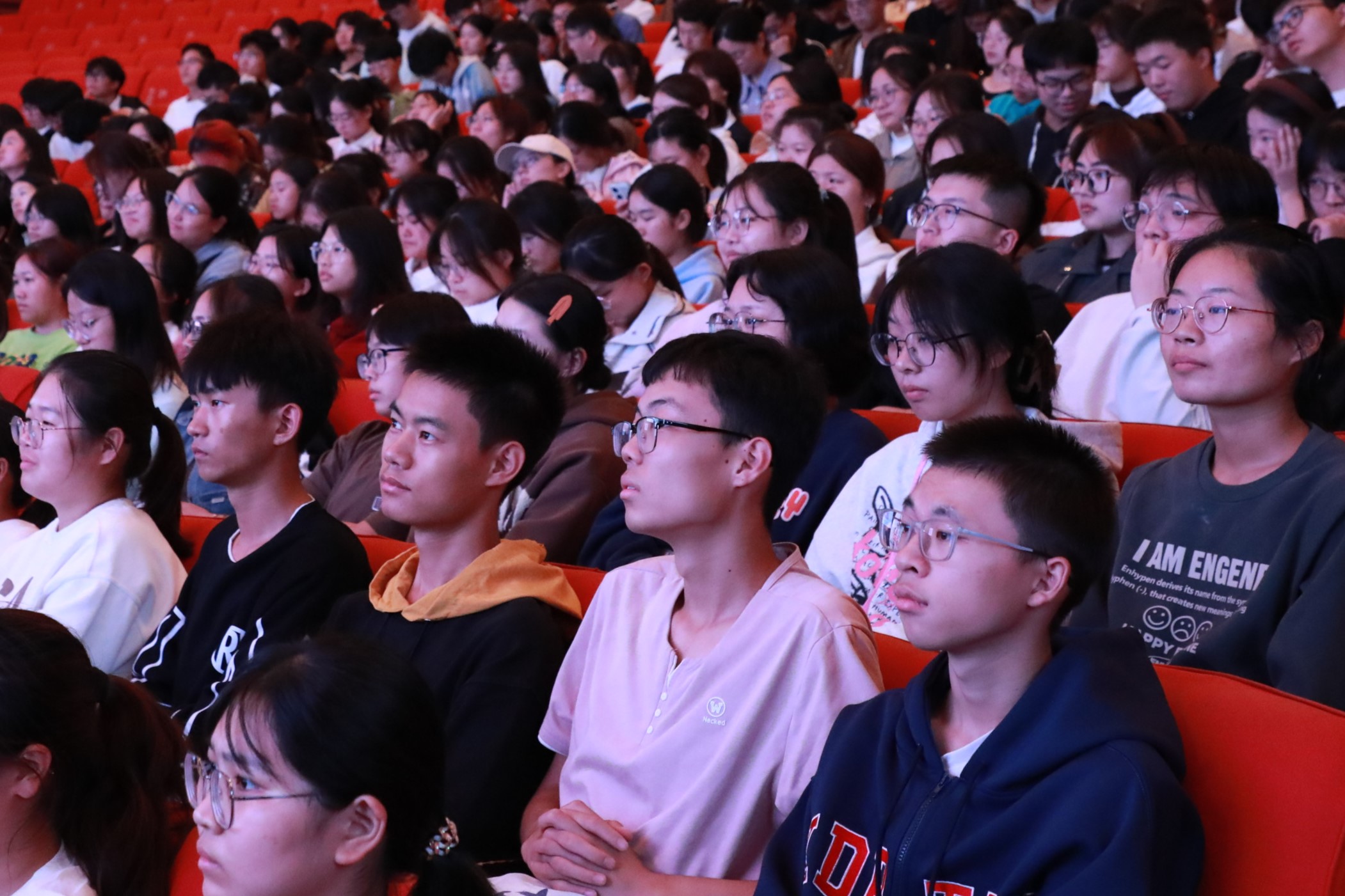 �齫������