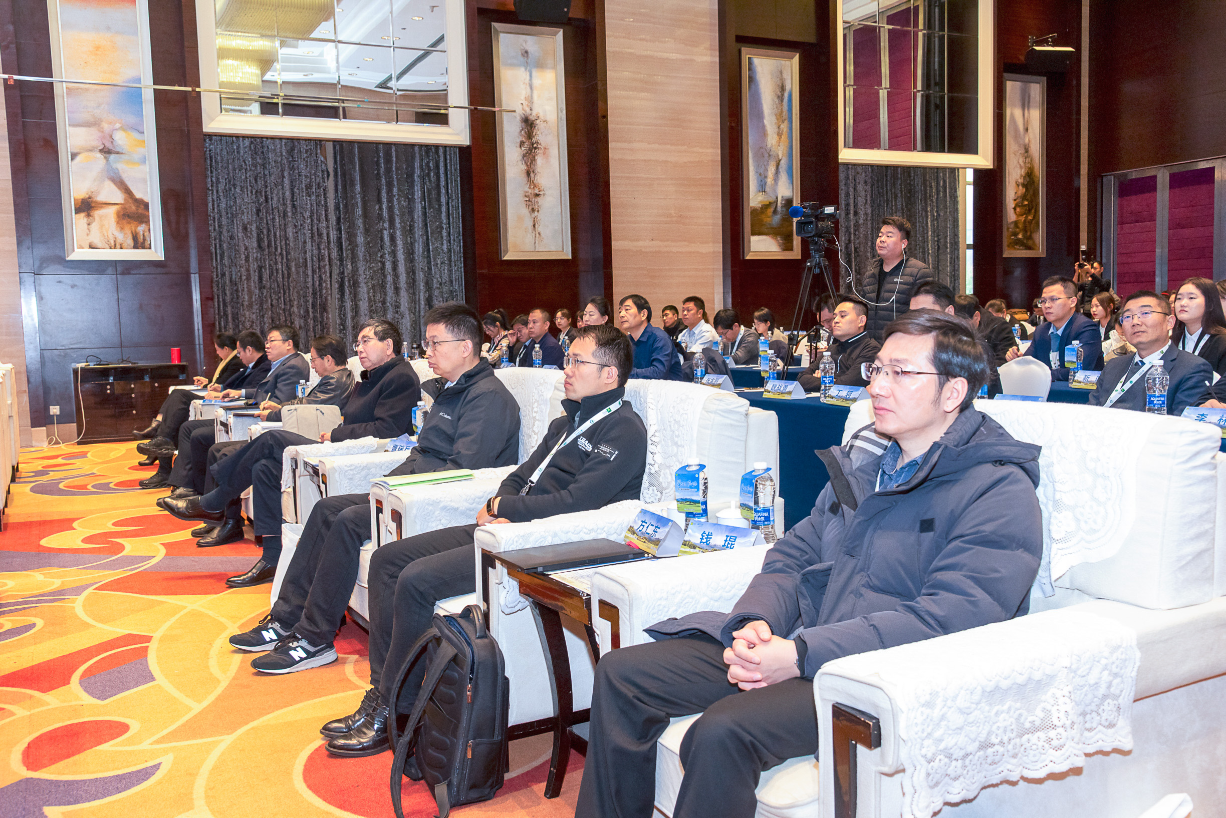 �齫������