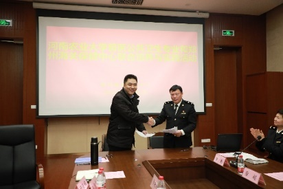 �齫������