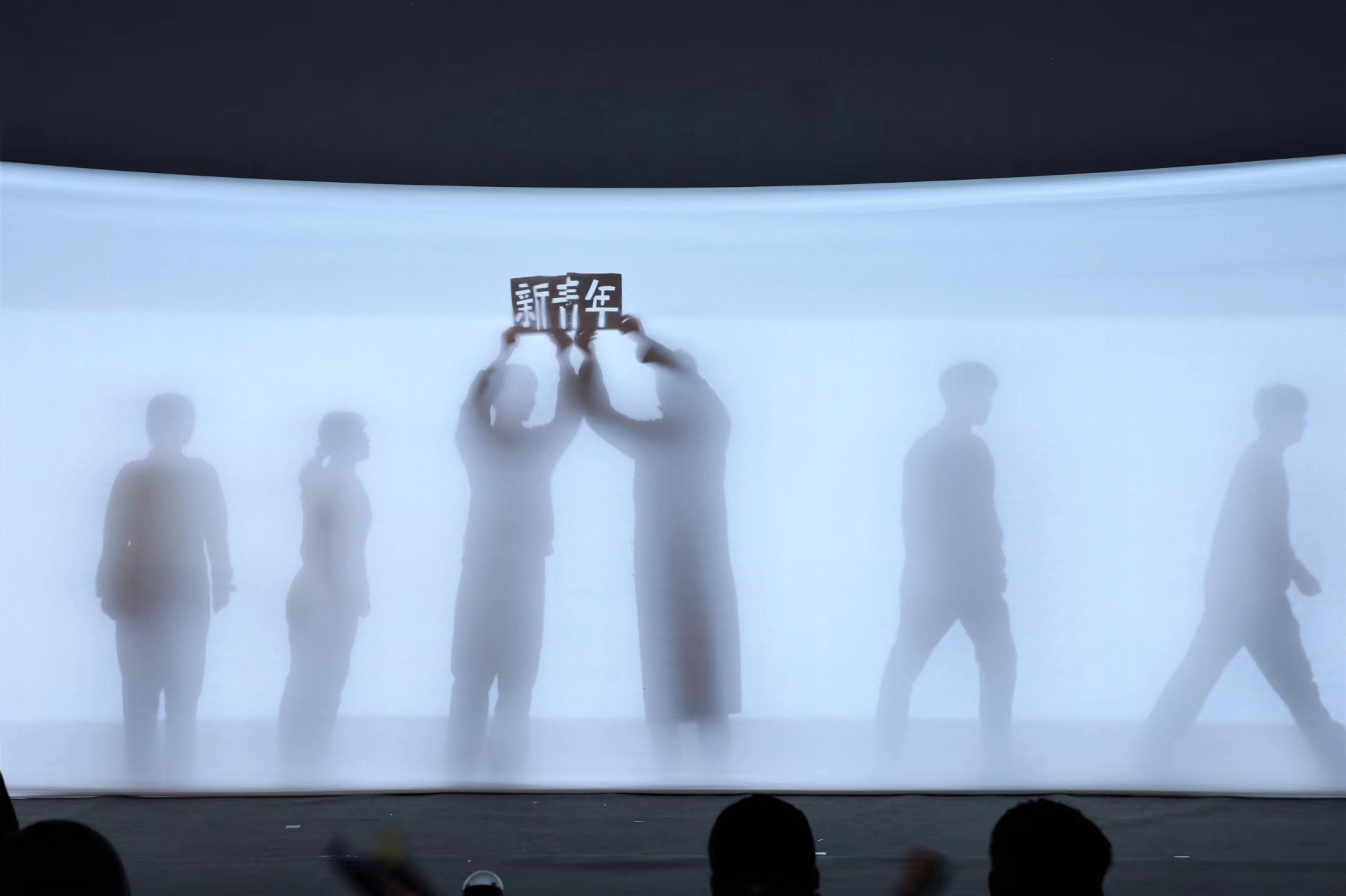 �齫������