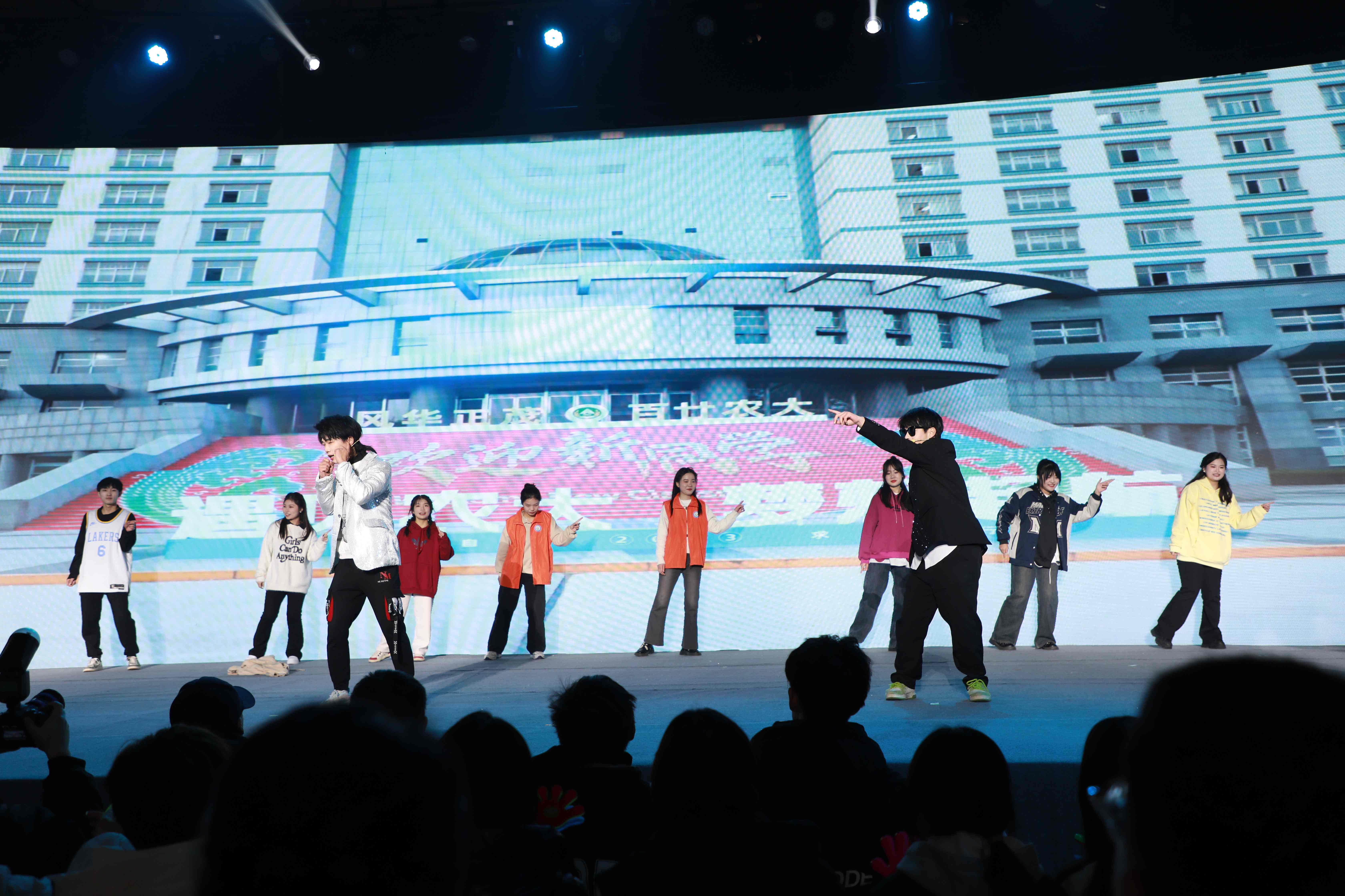 �齫������