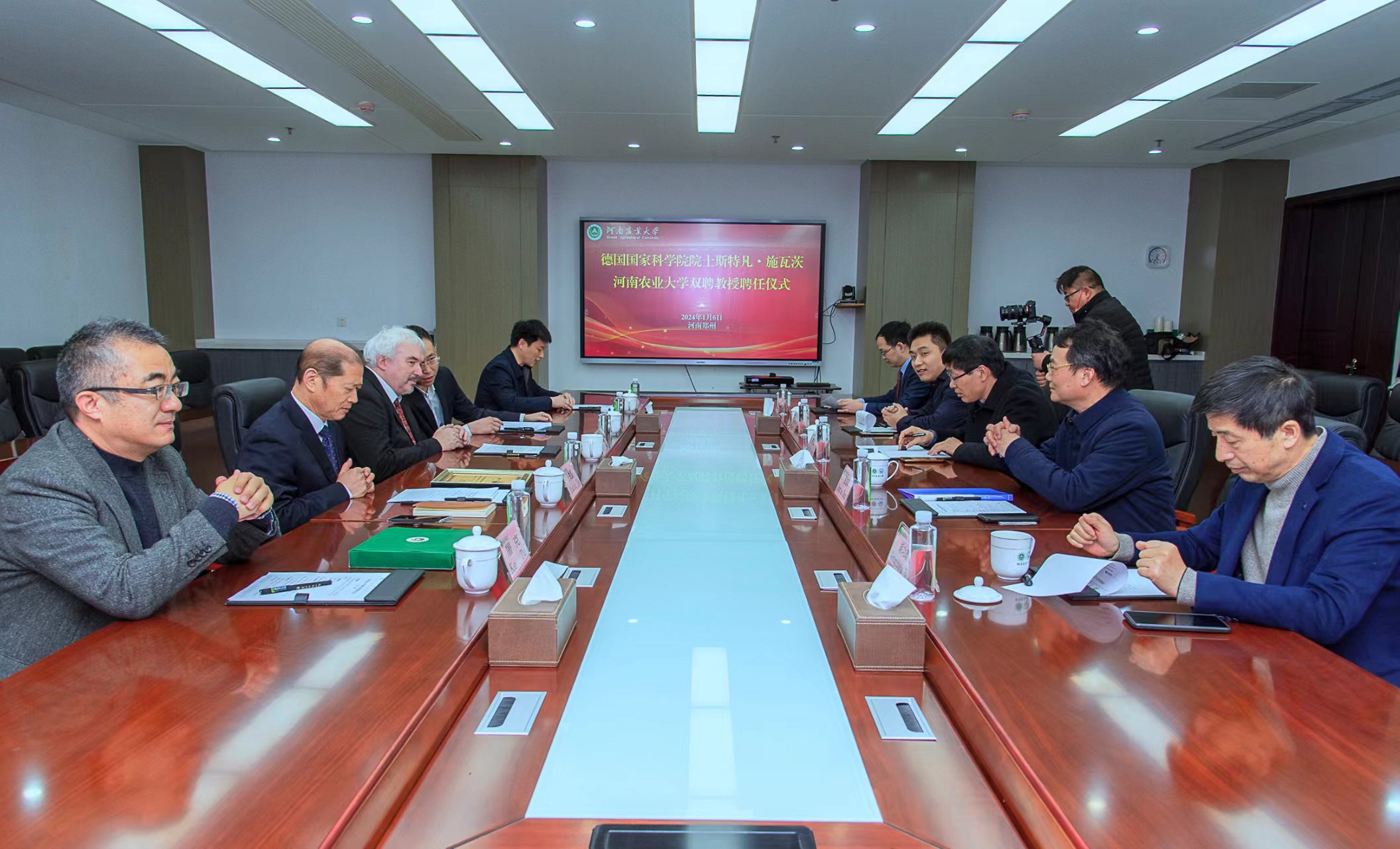 �齫������