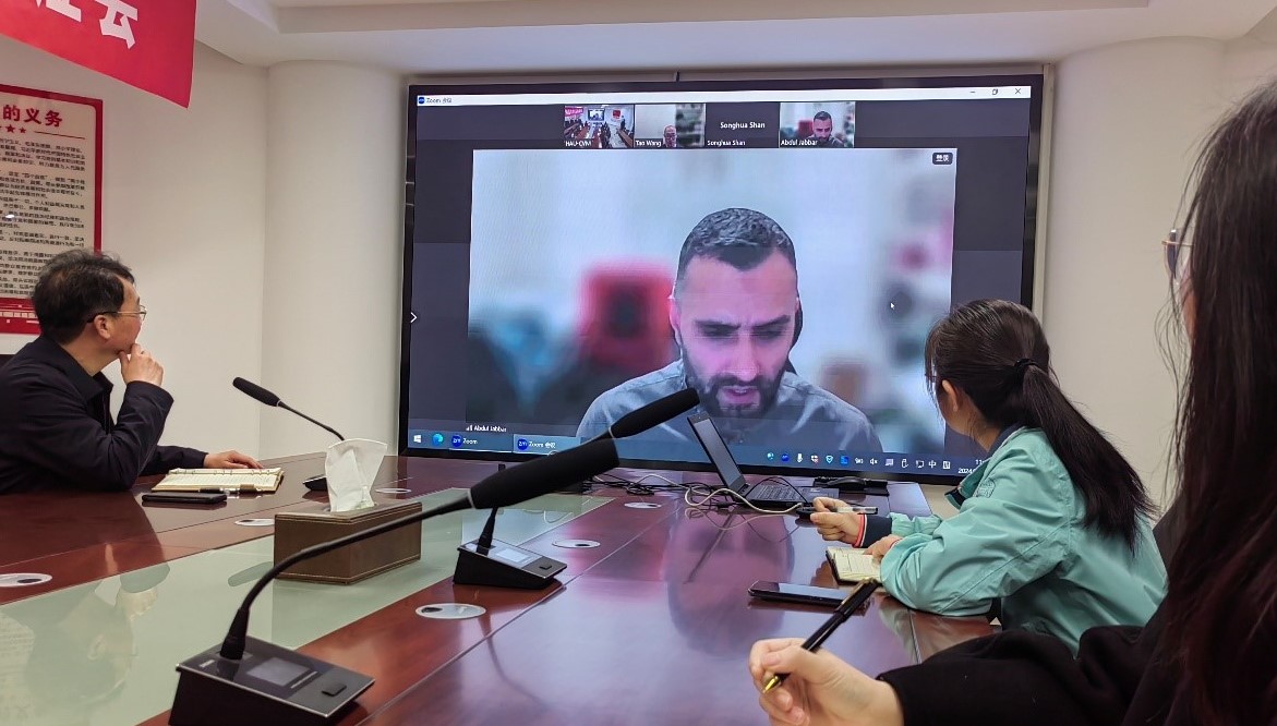 �齫������