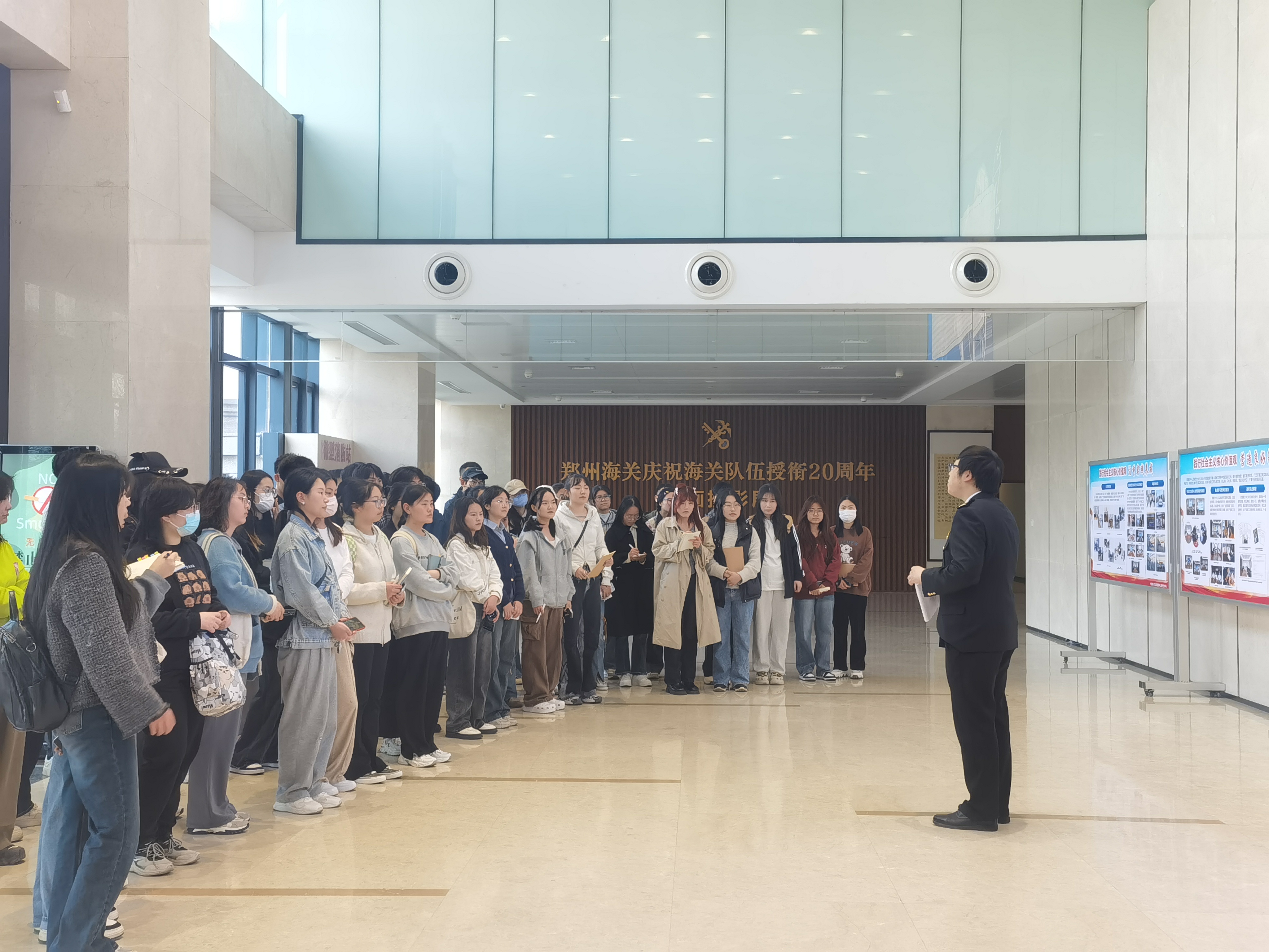 �齫������