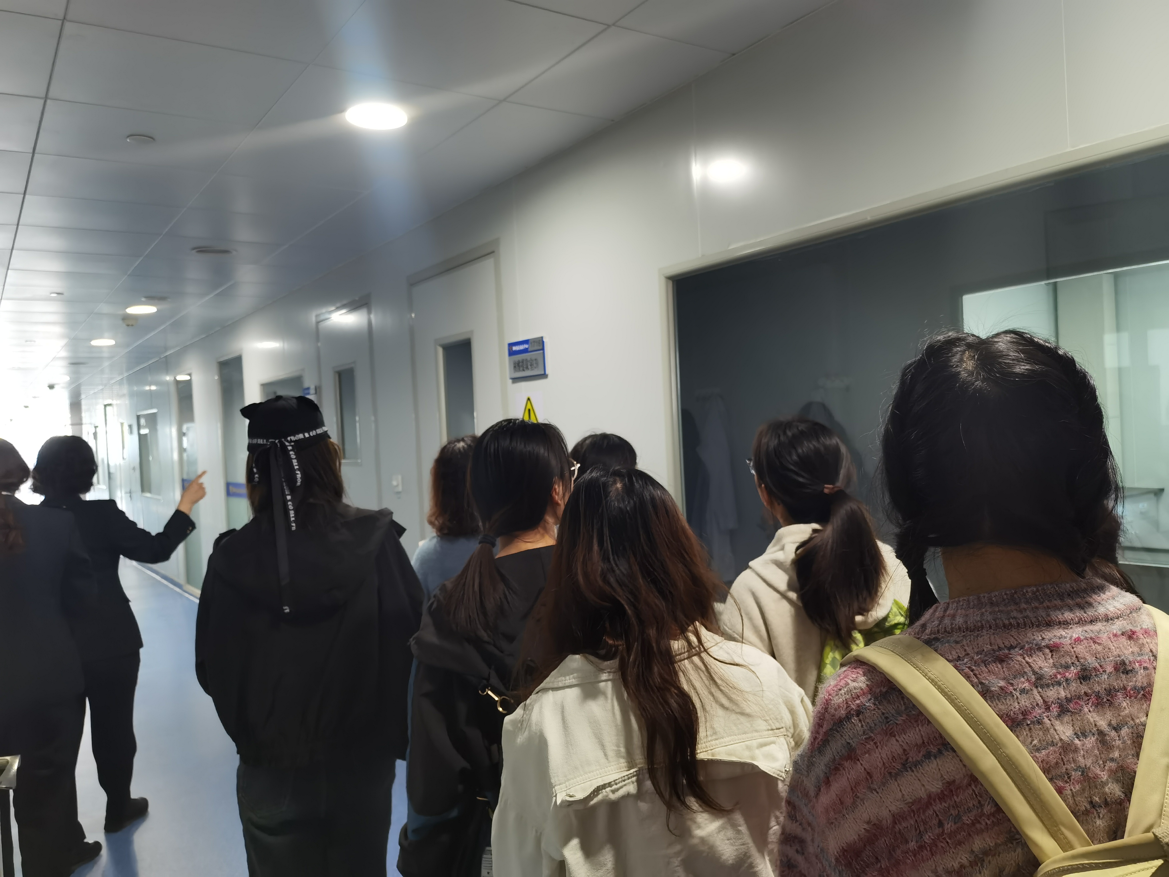 �齫������