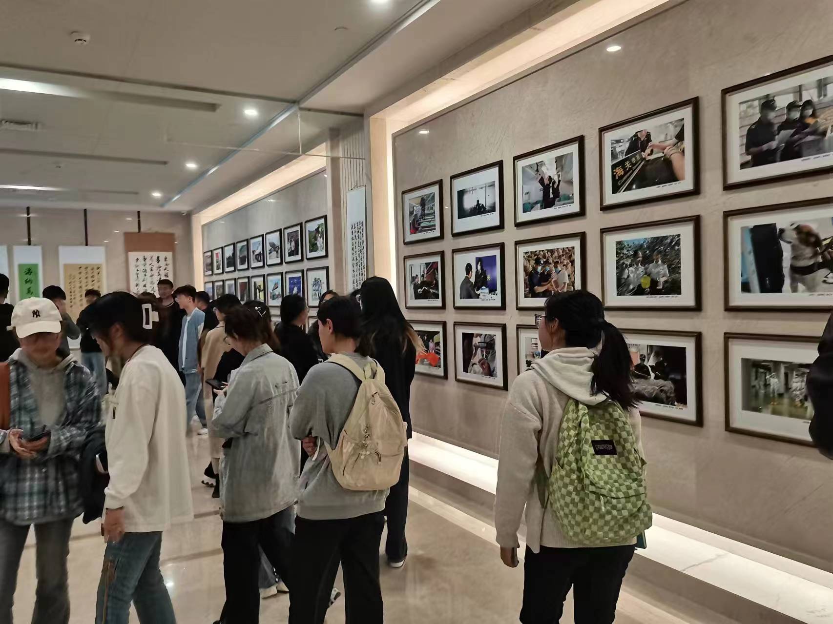 �齫������