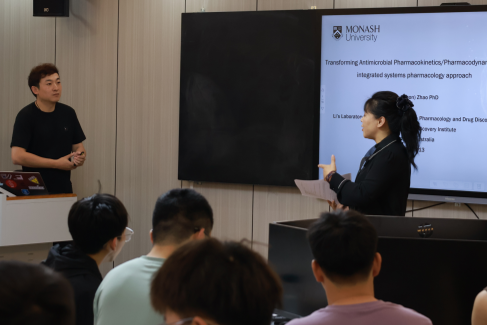 �齫������