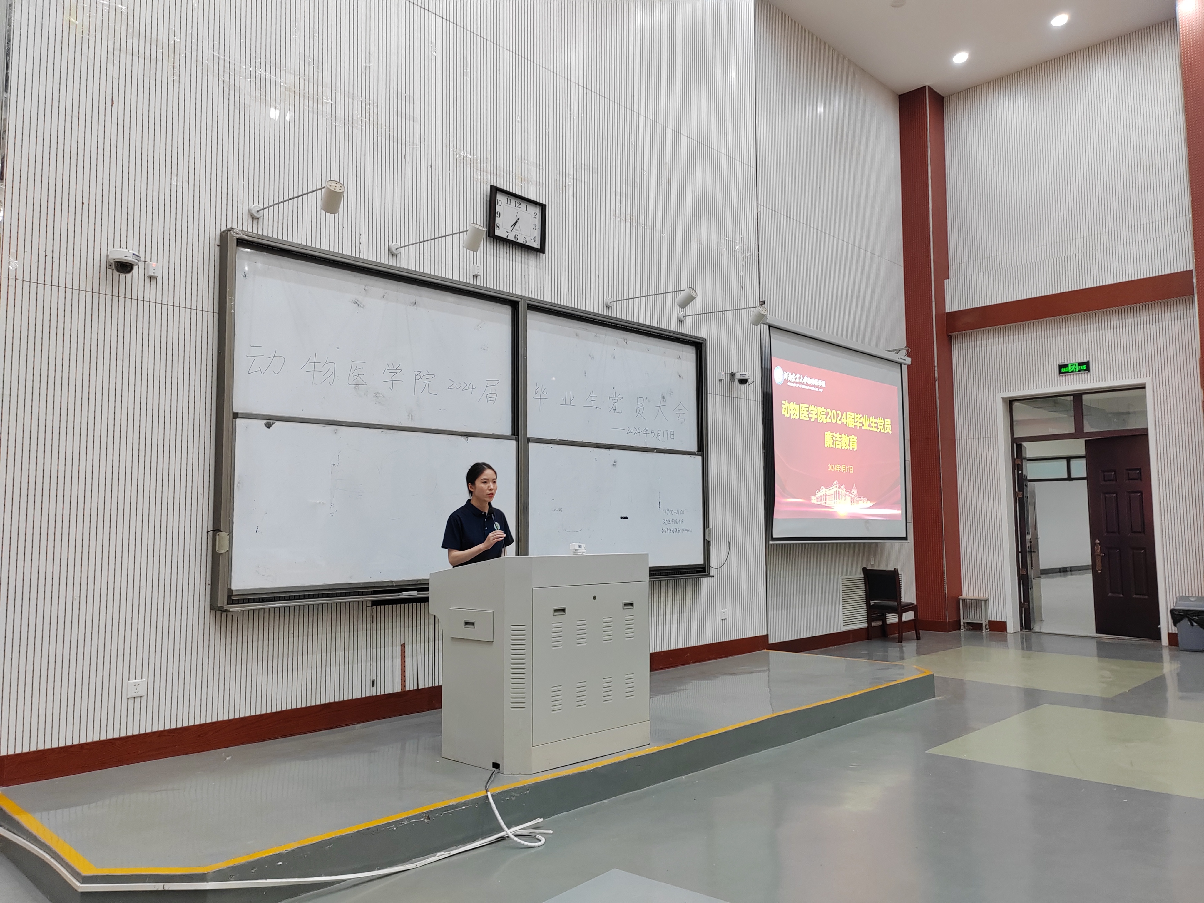 �齫������