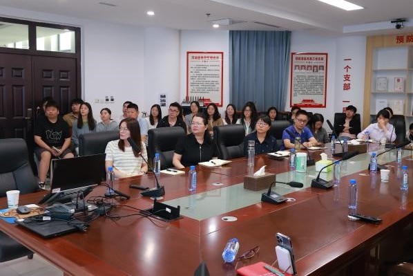 �齫������