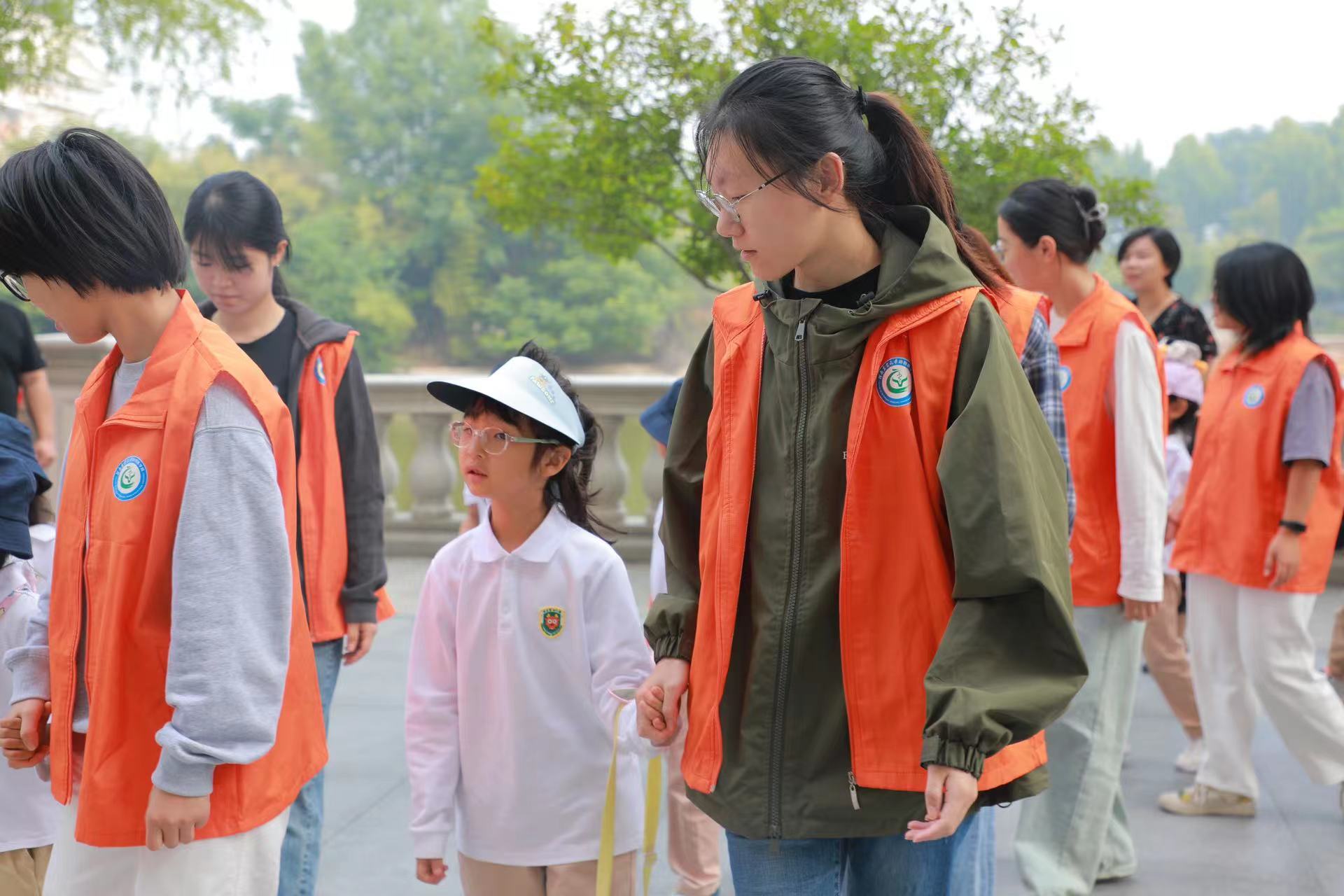 �齫������