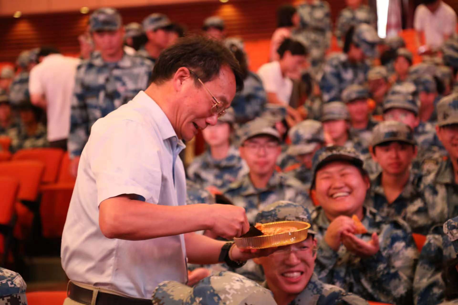 �齫������