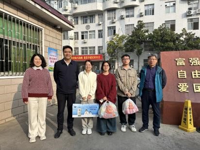 �齫������