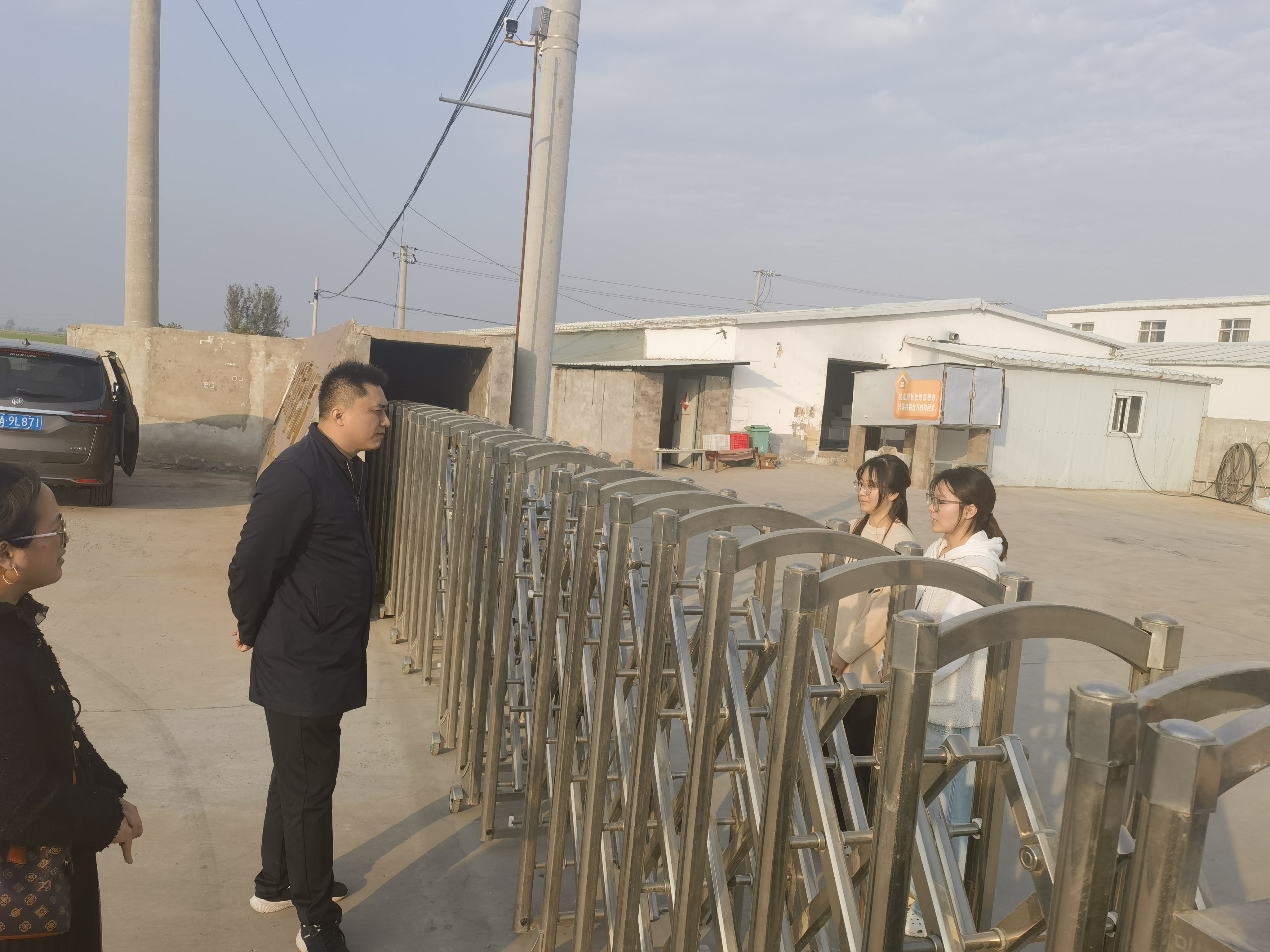 �齫������