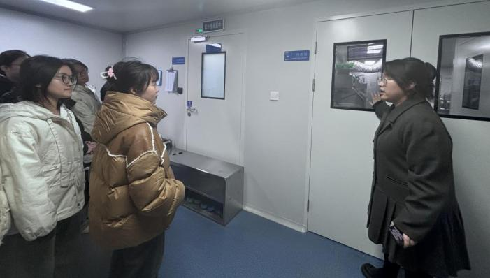 �齫������