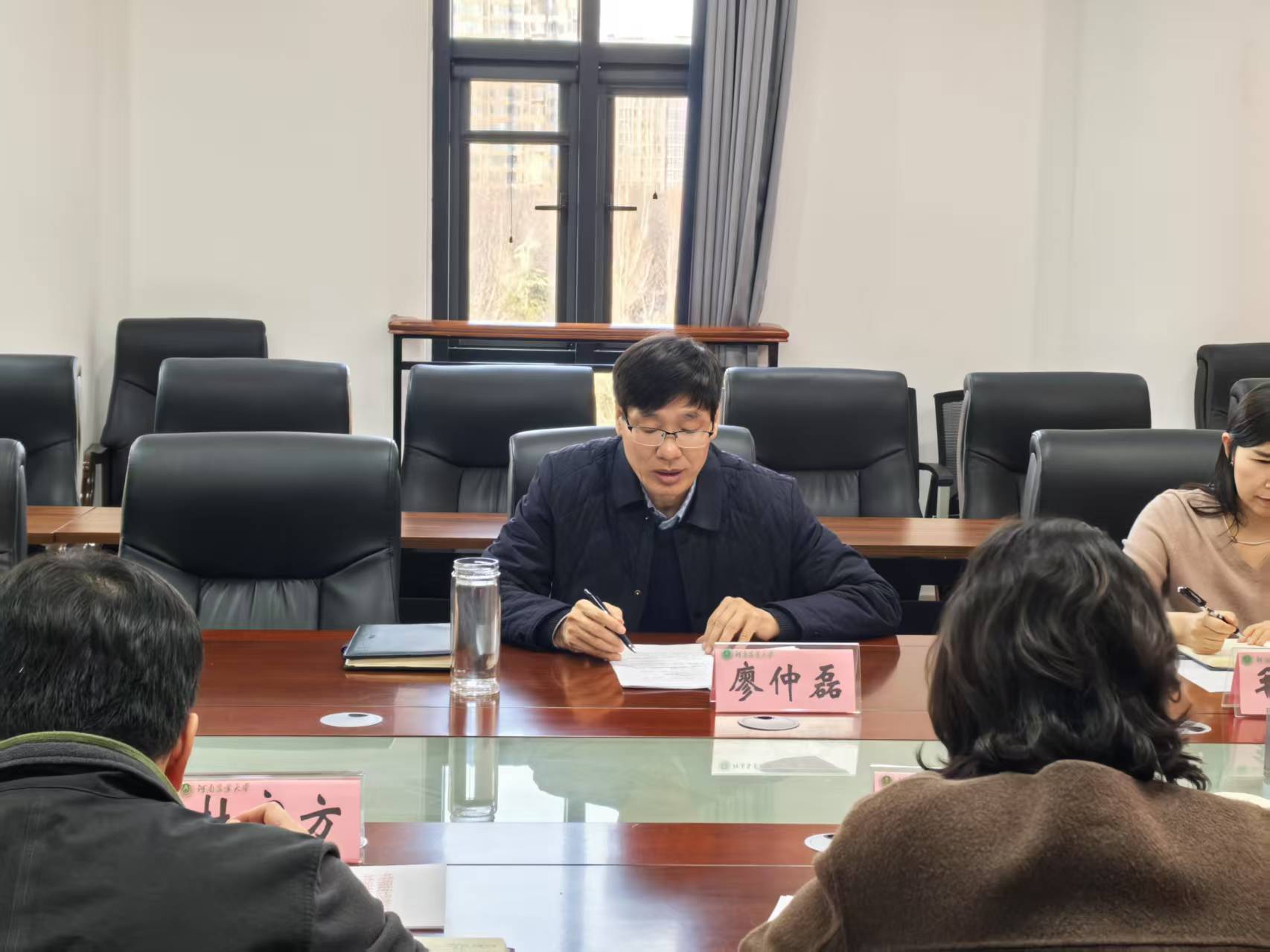 �齫������