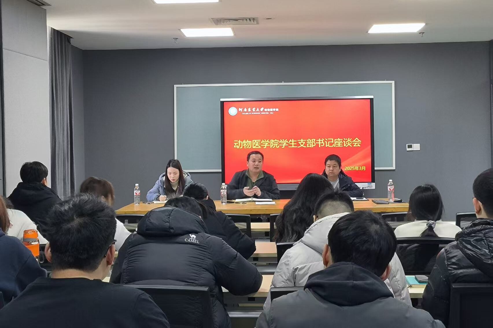 �齫������