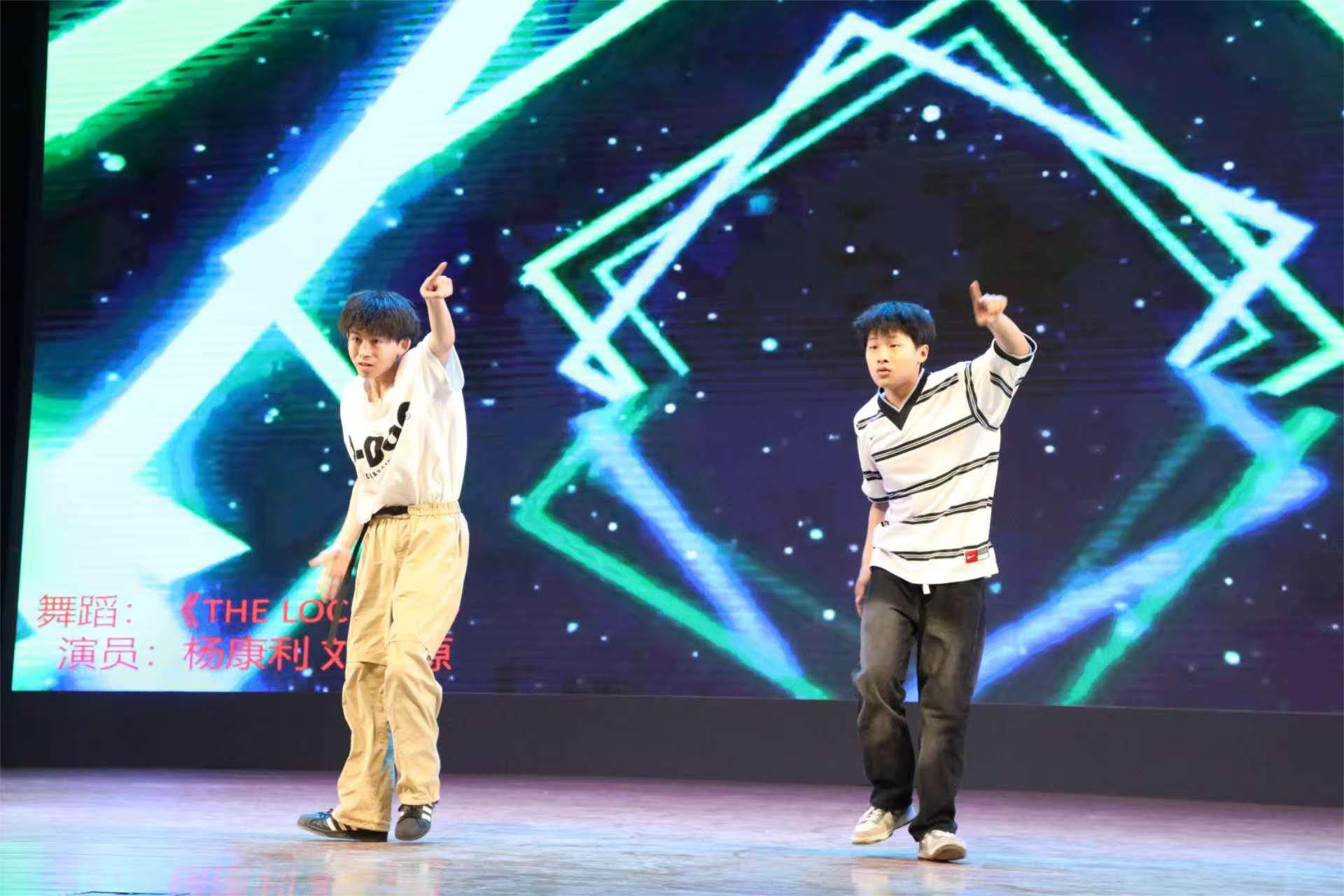 �齫������