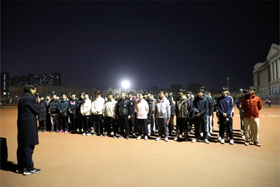 �齫������