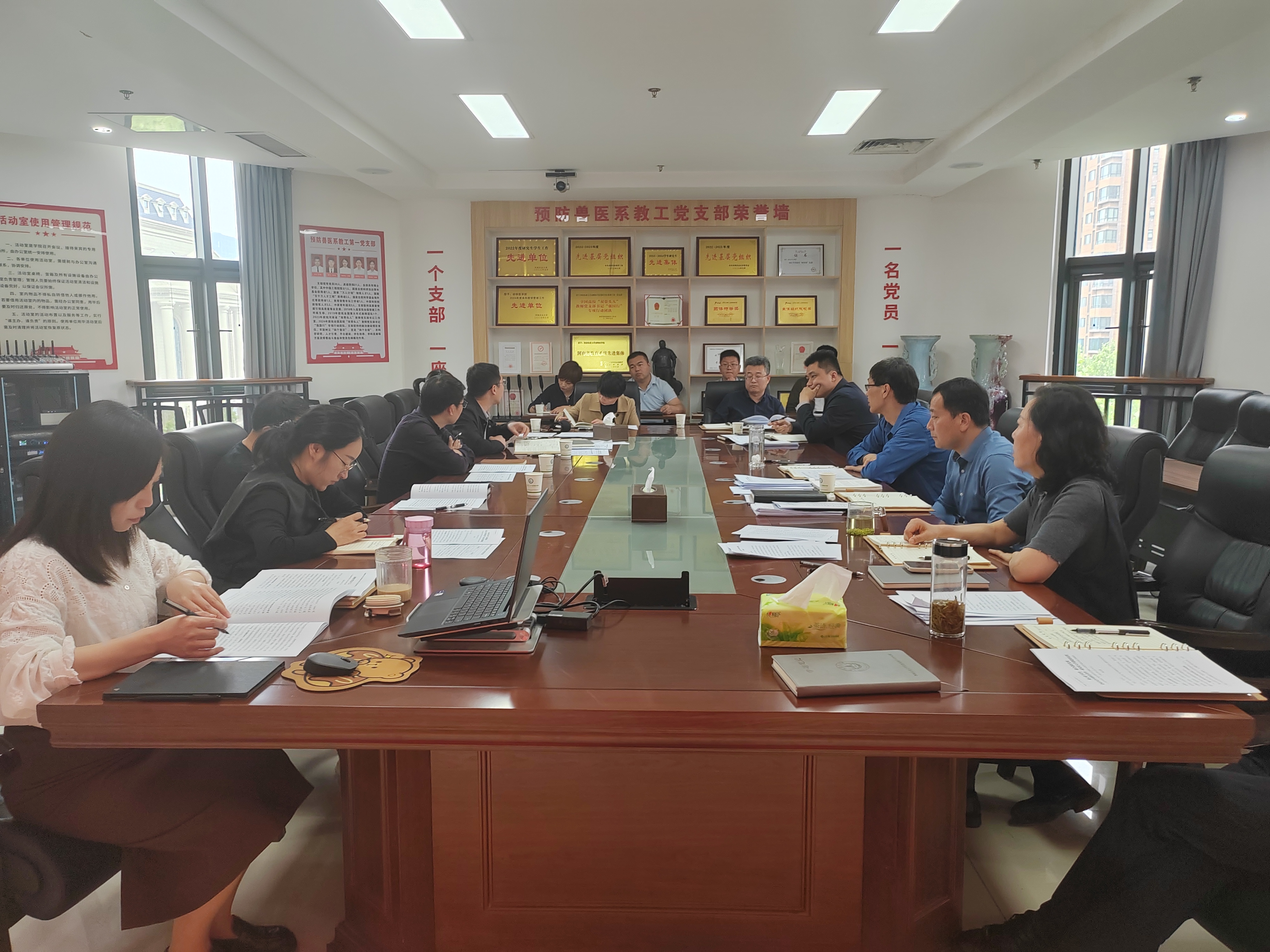 �齫������